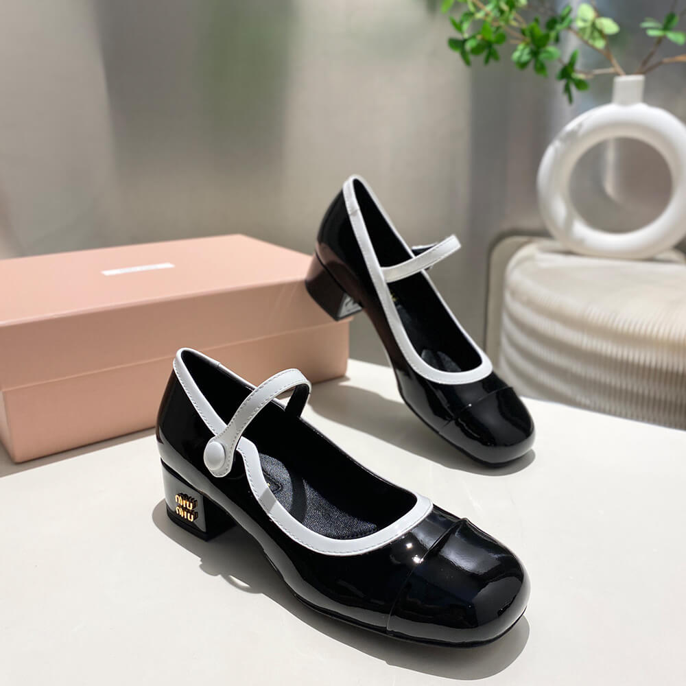 M1um1u Two-tone patent leather Mary Jane pumps