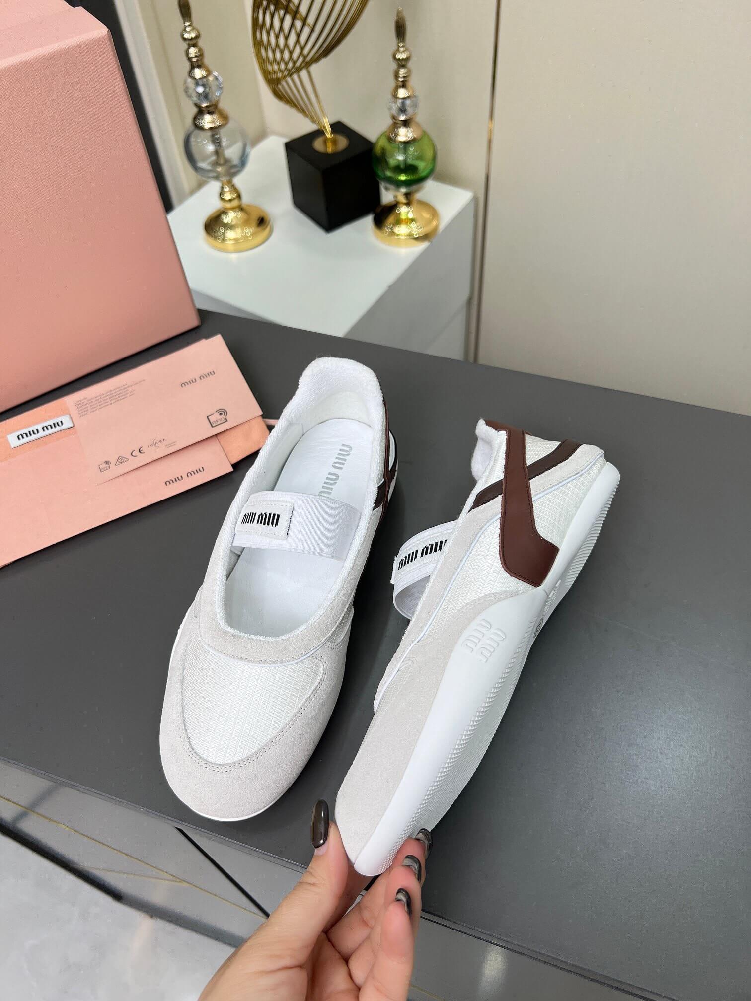 M1um1u Gymnasium technical fabric and suede ballerinas