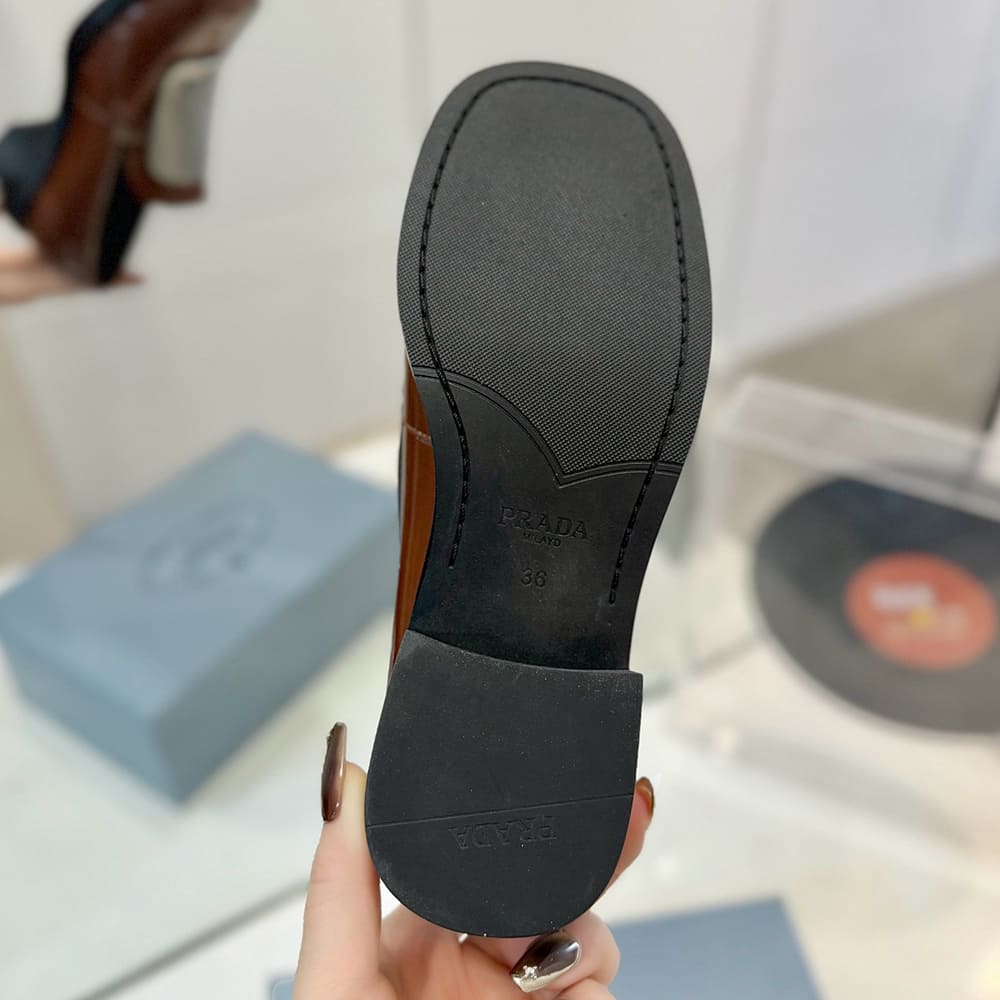 Pra*a loafers