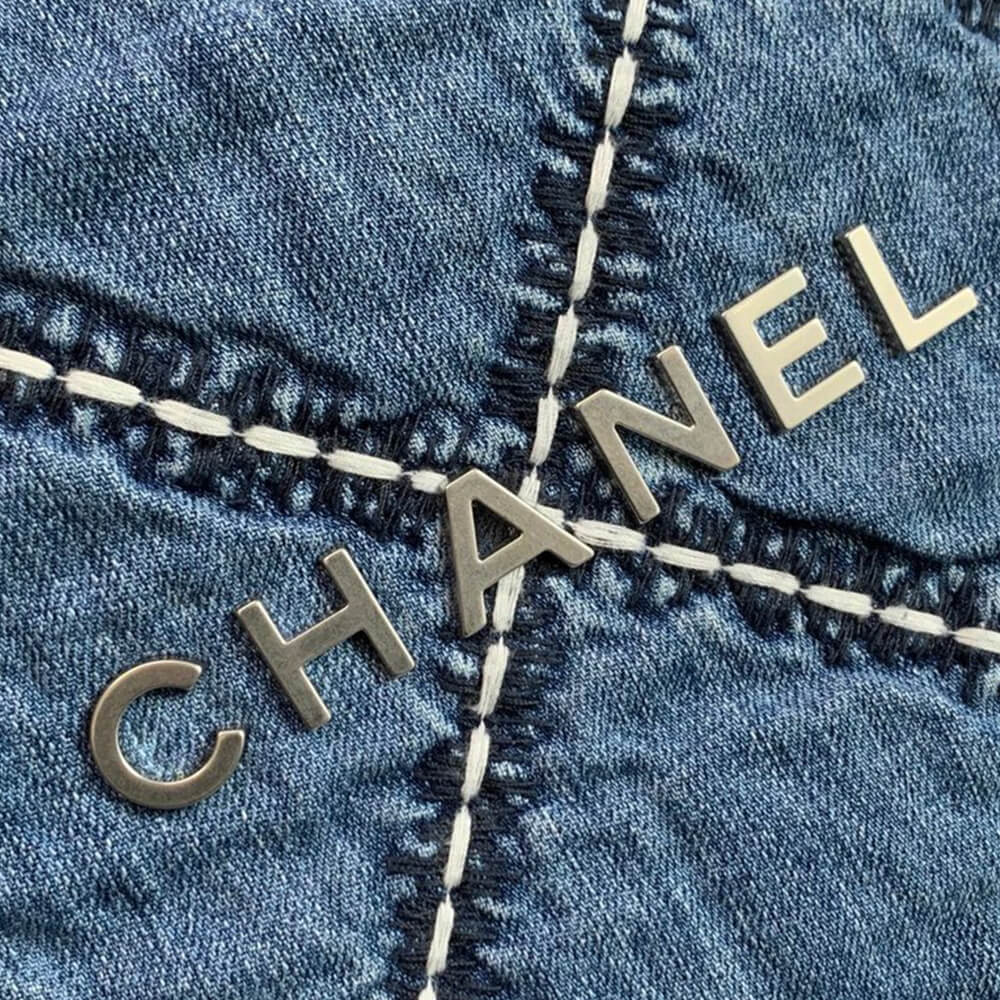 Ch**el 22 SMALL HANDBAG