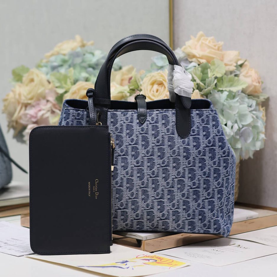 Medium D10r Toujours Bag