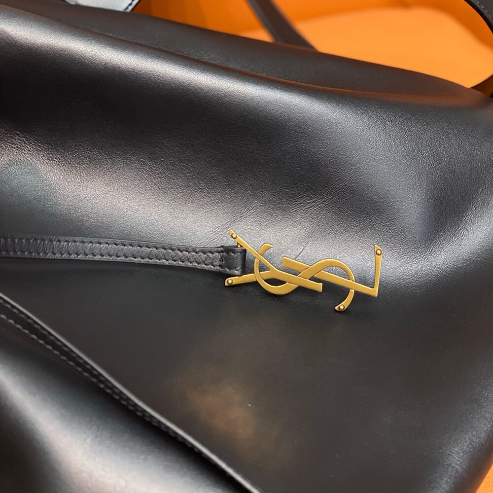 Y51 PARIS VII large flat hobo bag in smooth leather(high-end grade)