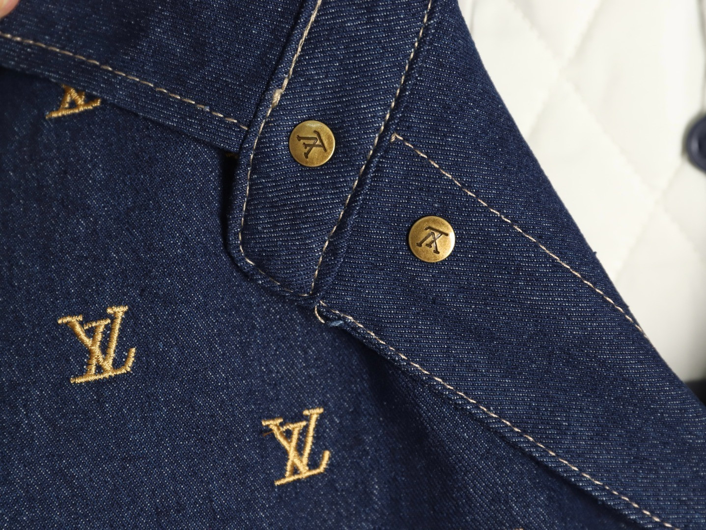 l0vis vvtt0n lv De*1m padded jacket