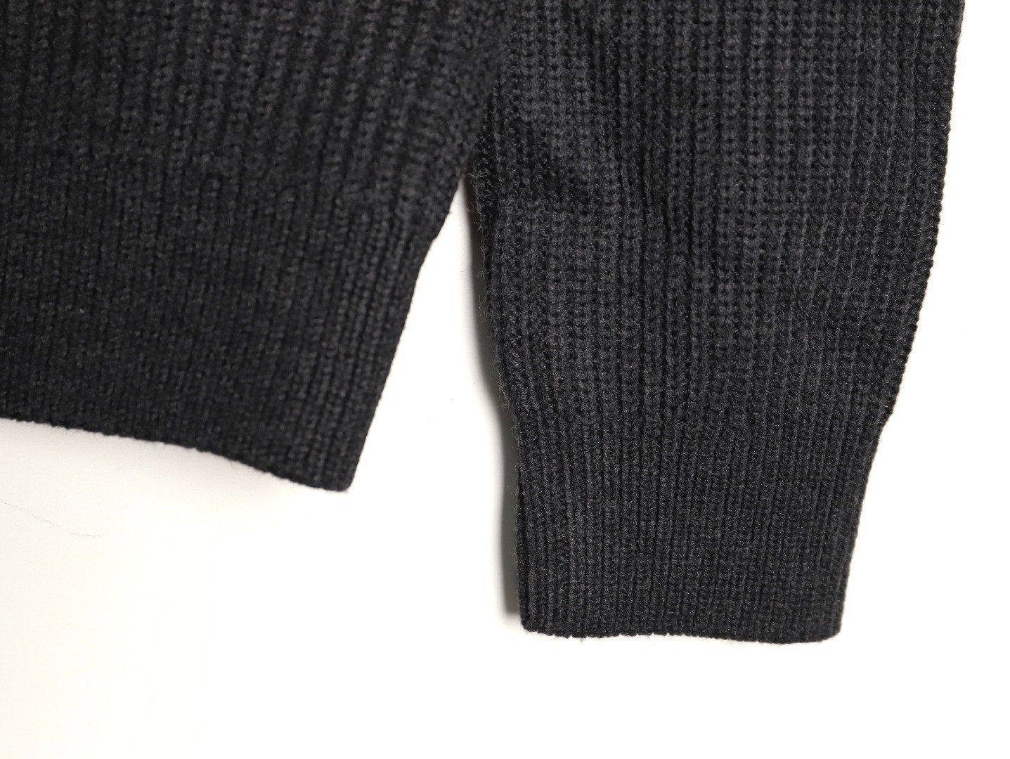 Gvc*1 25Fw Sweaters