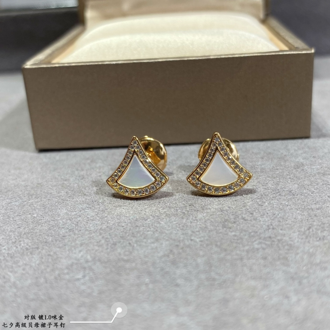 Bv1g*ai Skirt Earrings