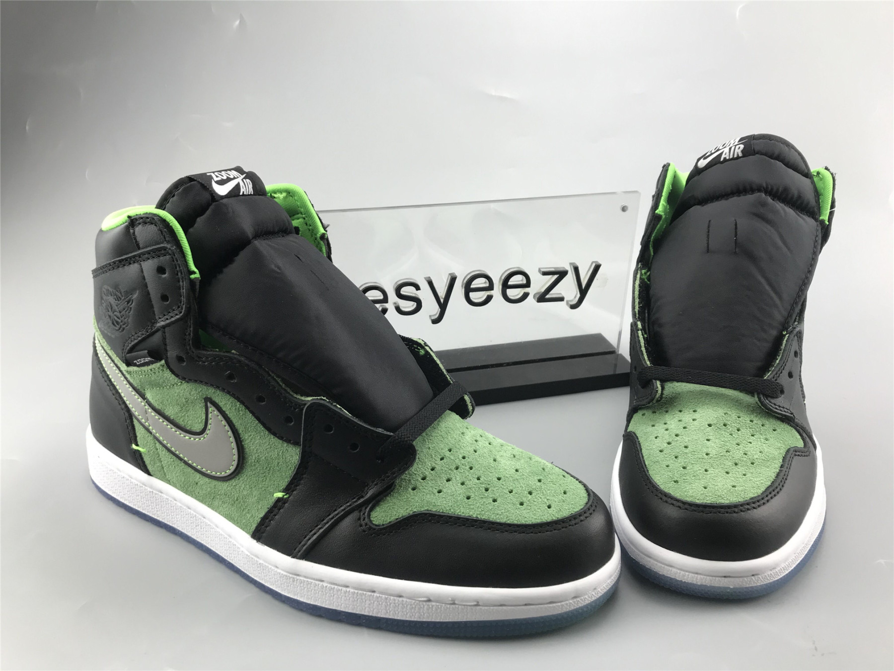 UA AIR JORDAN 1 HIGH ZOOM