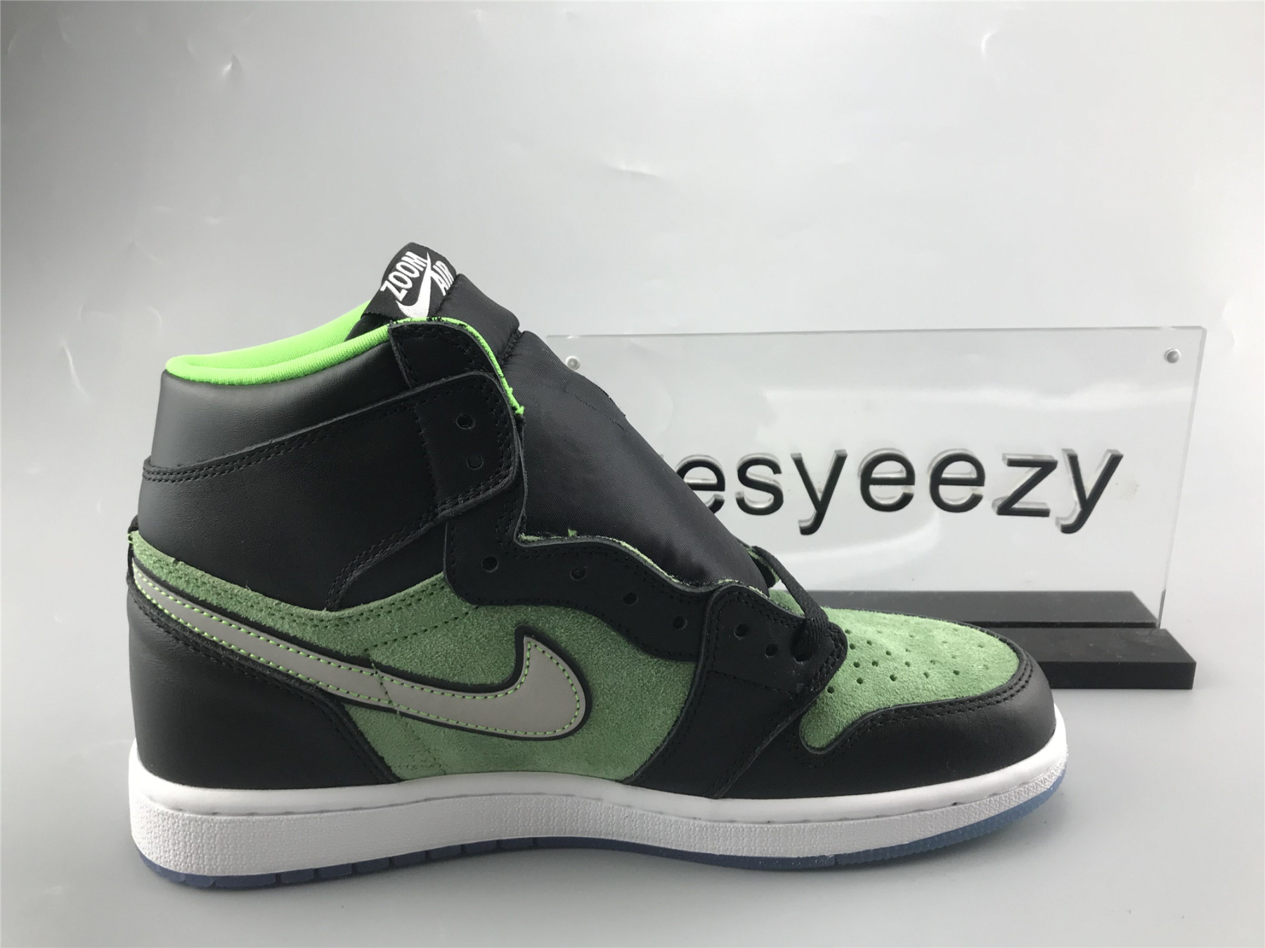 UA AIR JORDAN 1 HIGH ZOOM