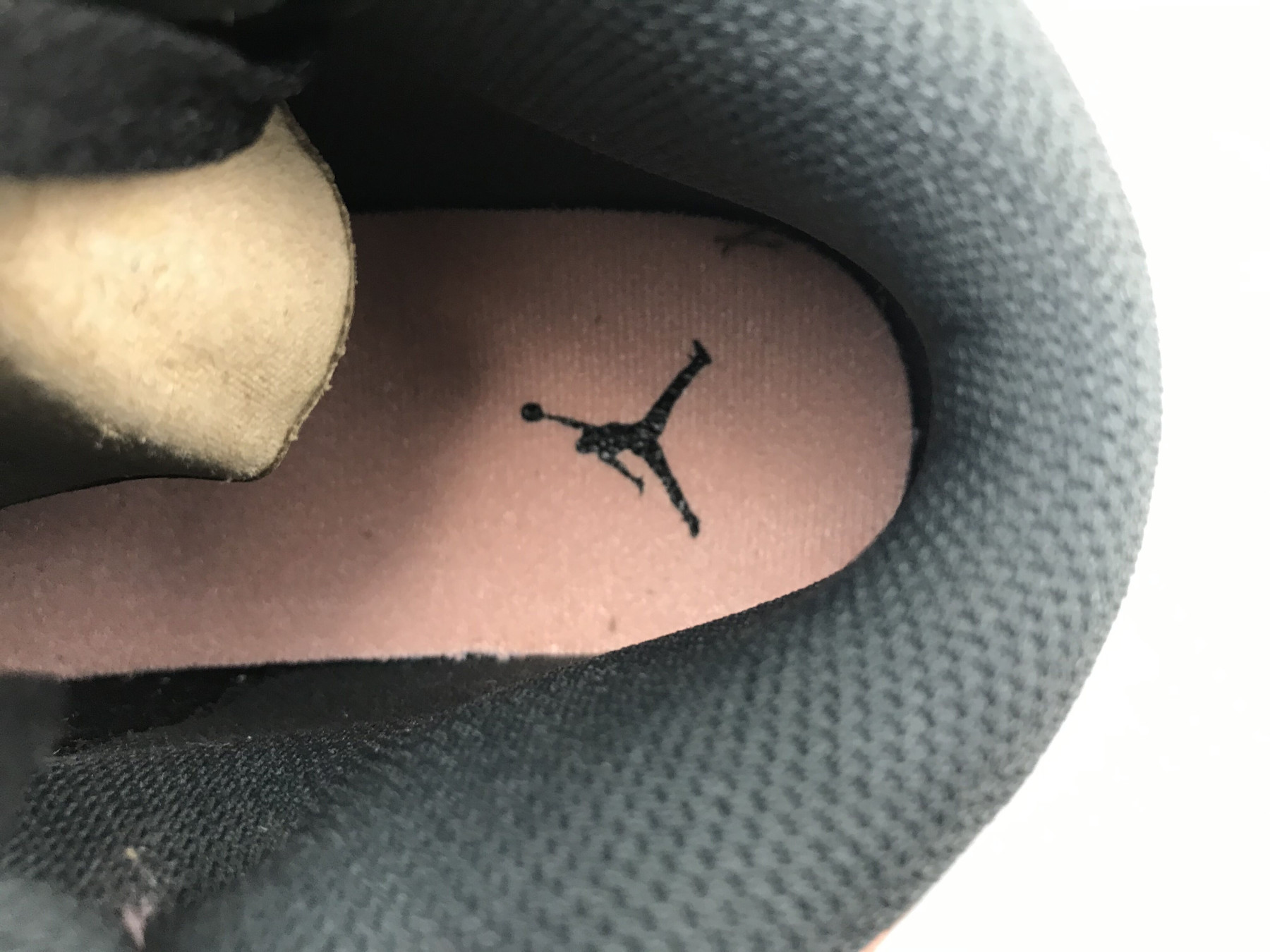 UA AIR JORDAN 1 MID GS