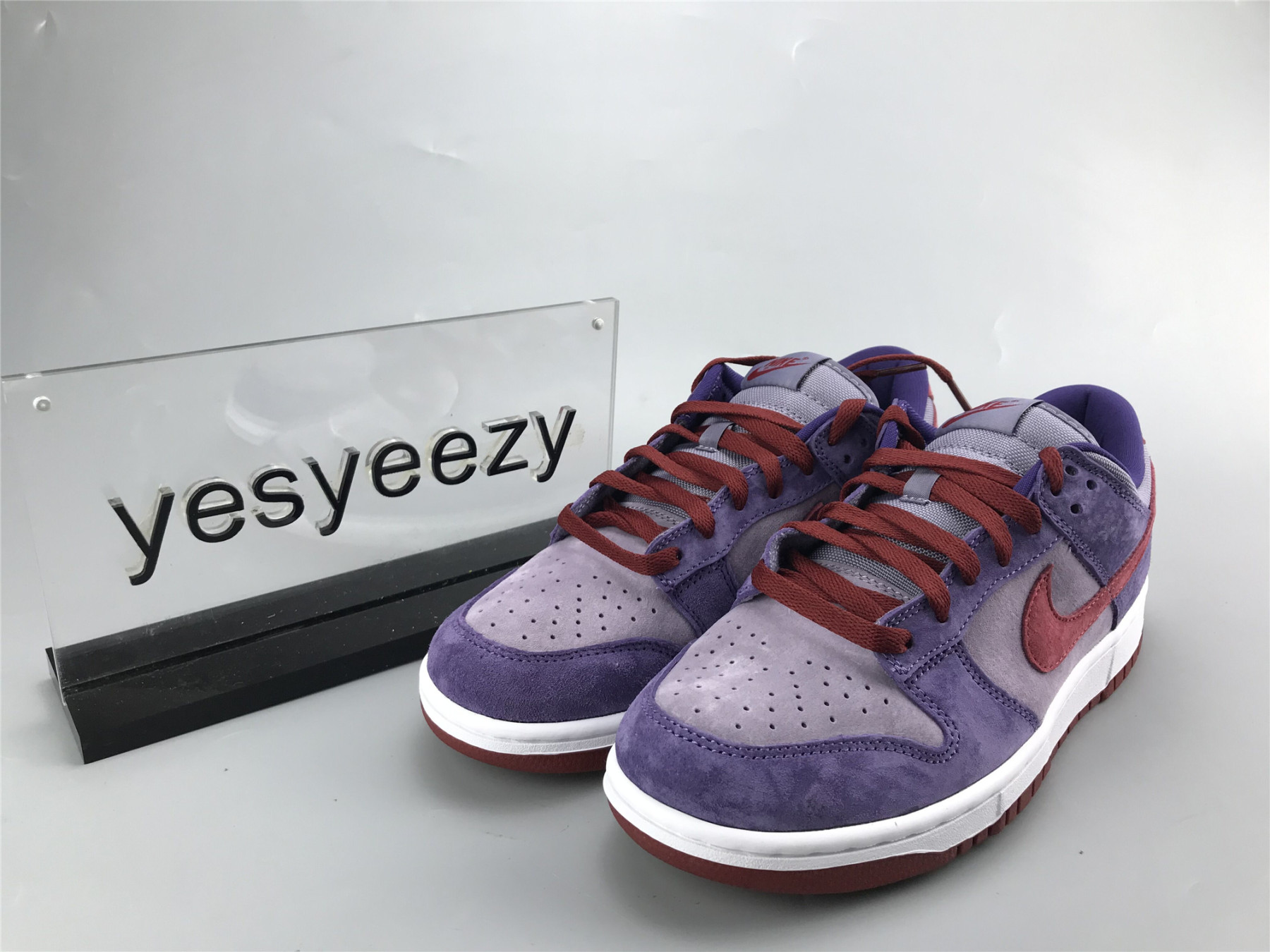 UA NIKE DUNK LOW RETRO VOL. 1 SP