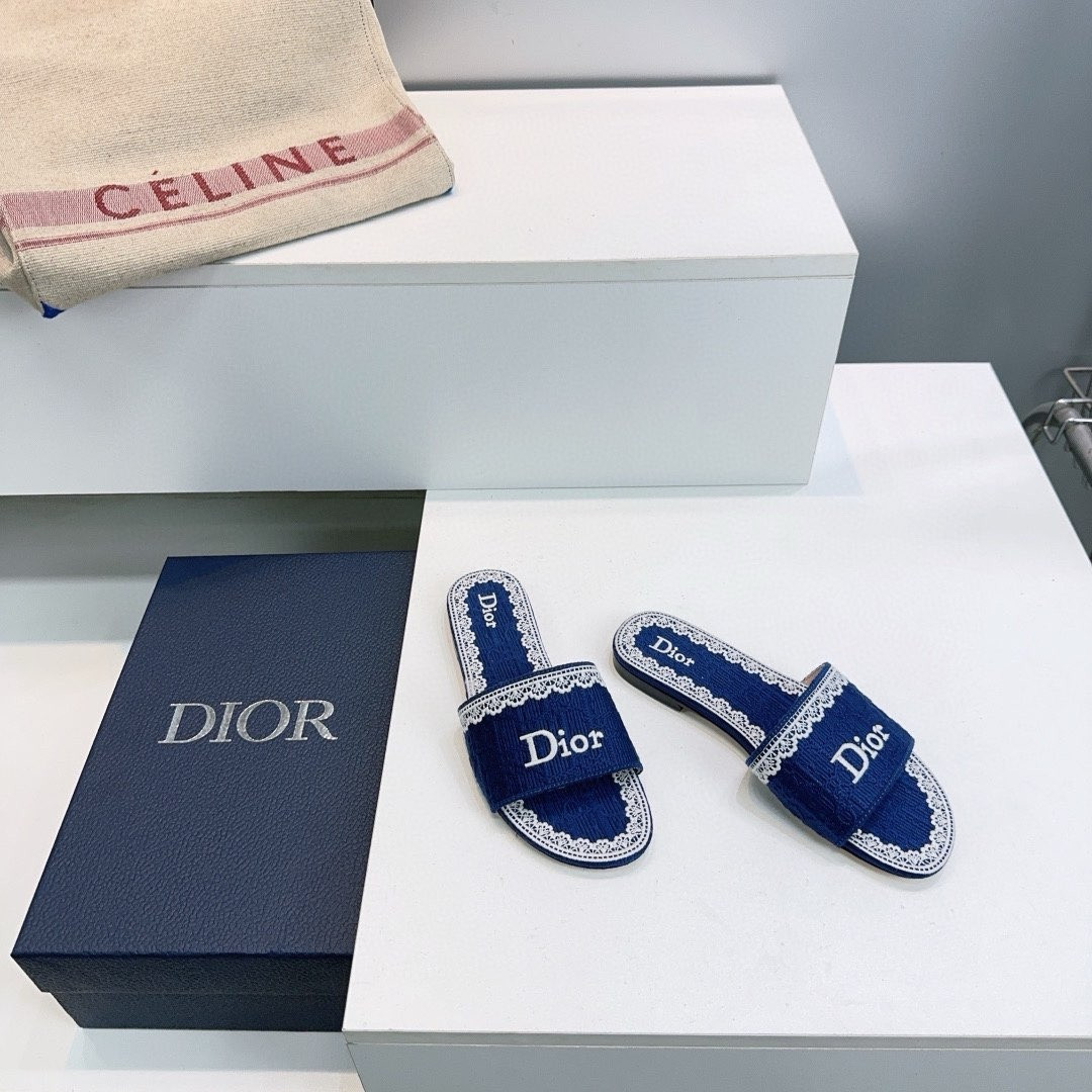 UA D10r Dentelle Slide
