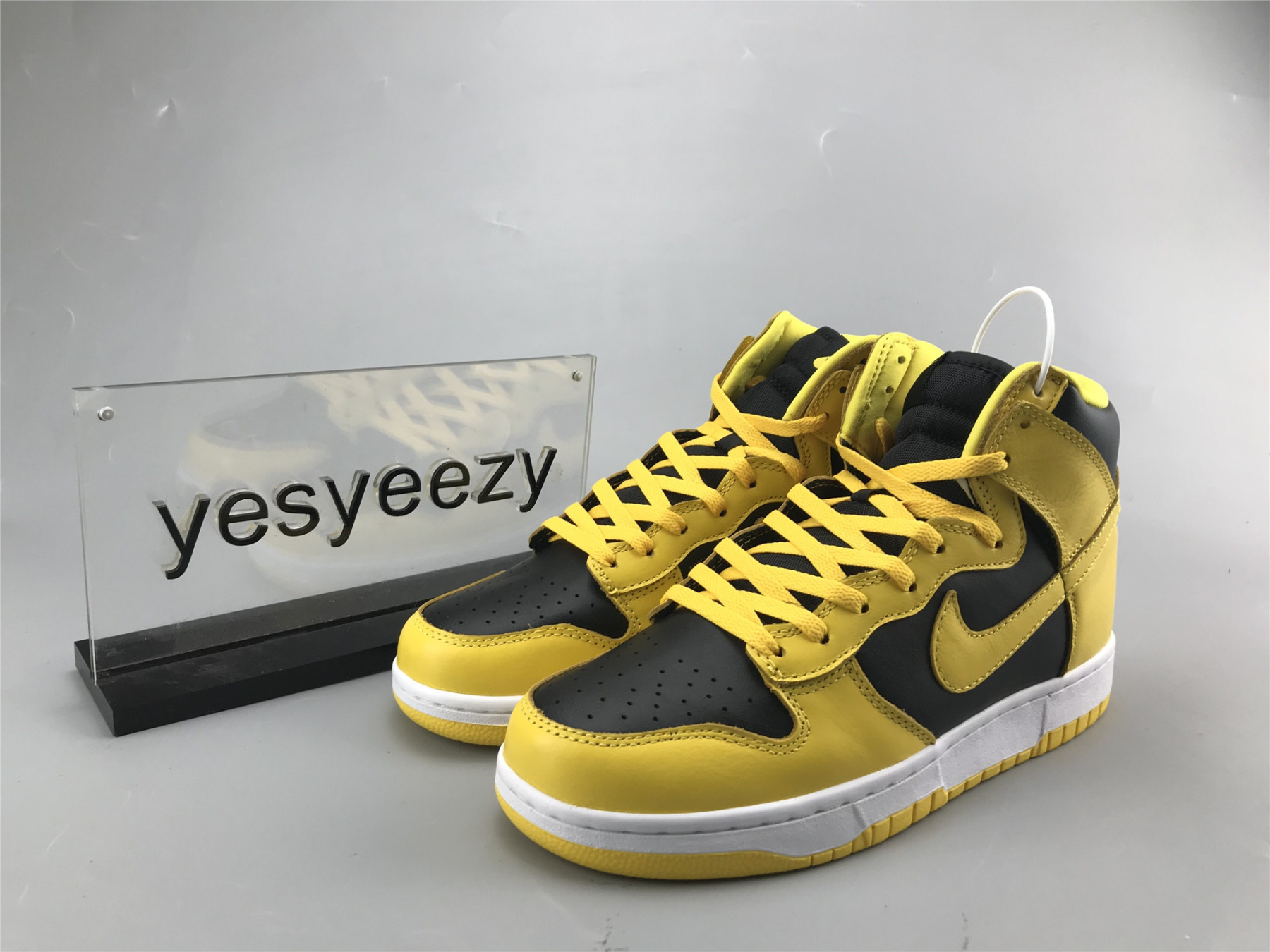 UA NIKE DUNK HIGH SP
