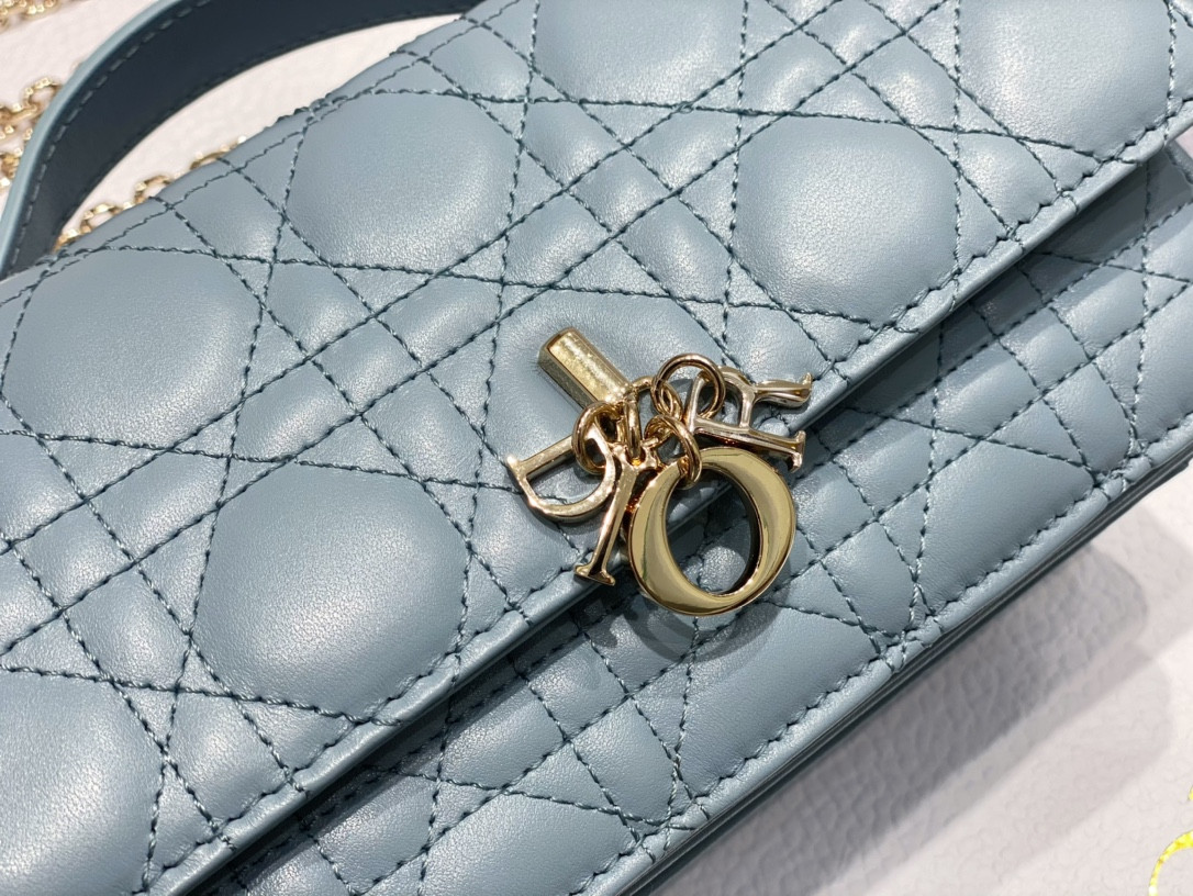MISS D10r MINI BAG Cloud Blue Cannage Lambskin S0980ONMJ_M81B 21 x 11.5 x 4.5 cm