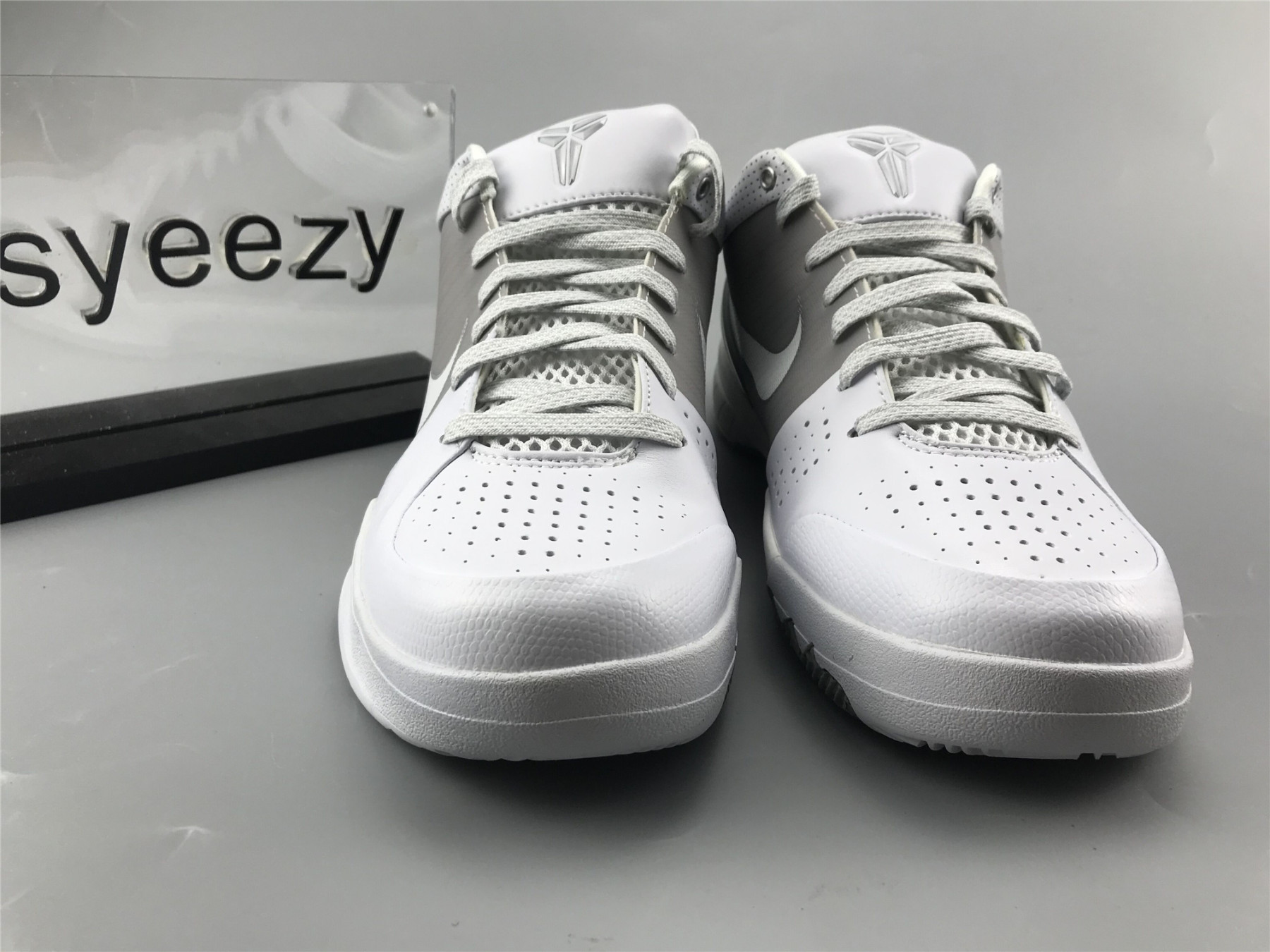 UA NIKE ZOOM KOBE 4 