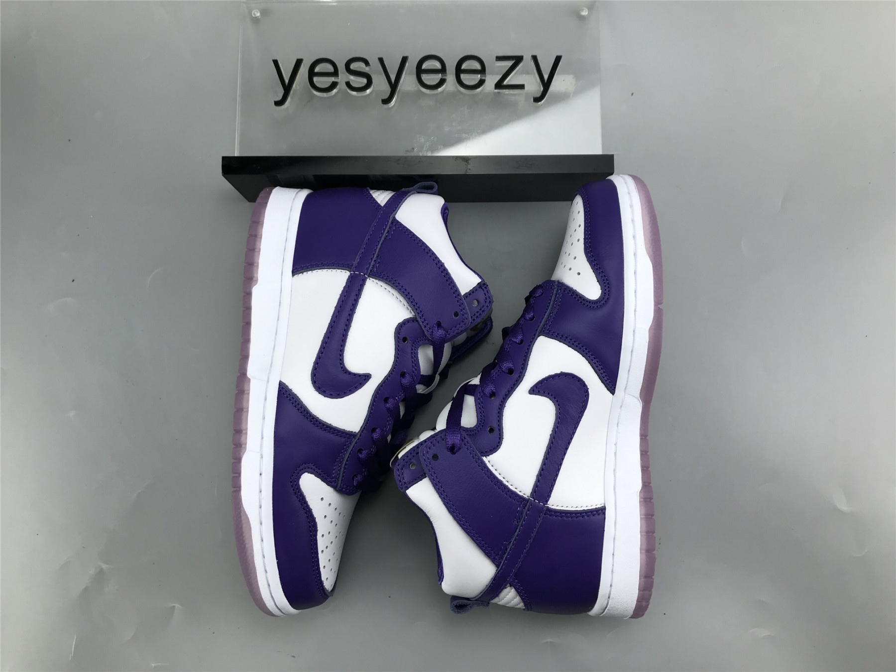 UA NIKE WMNS DUNK HIGH