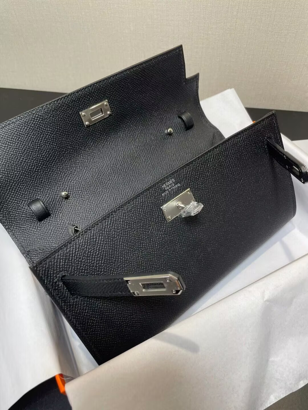 H**me5 Kelly Classique To Go wallet