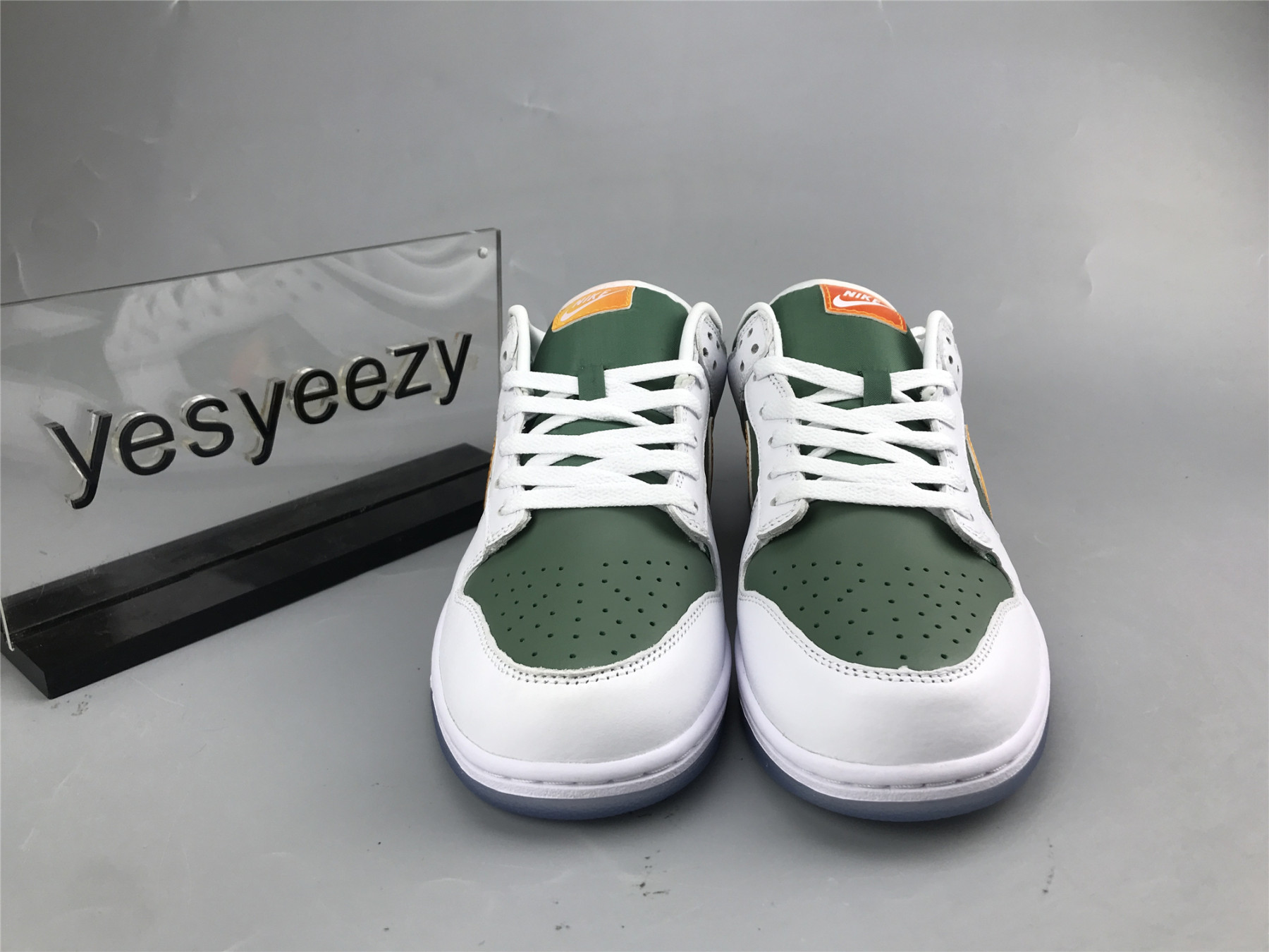 UA NIKE DUNK LOW 