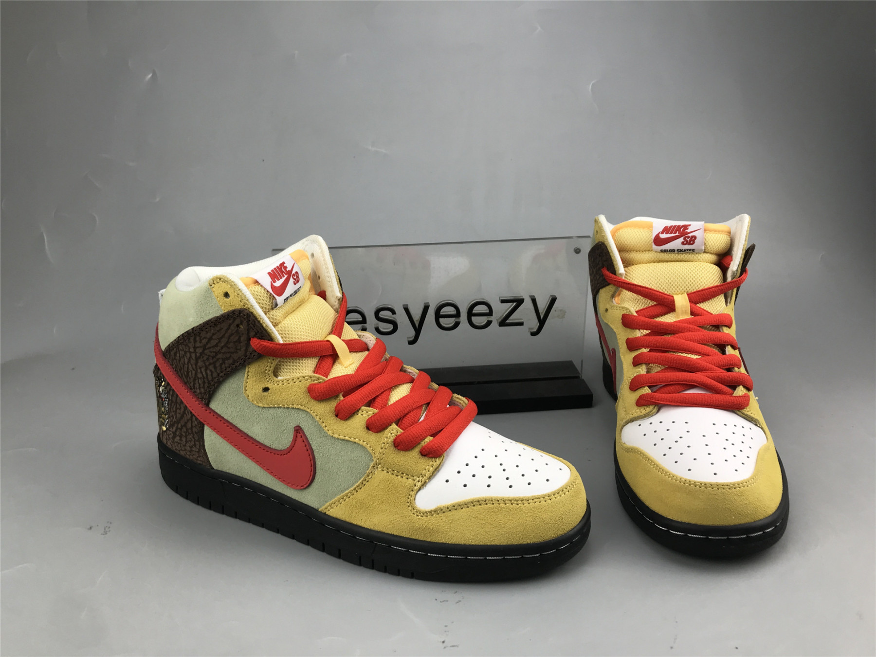 UA NIKE COLOR SKATES X DUNK HIGH SB