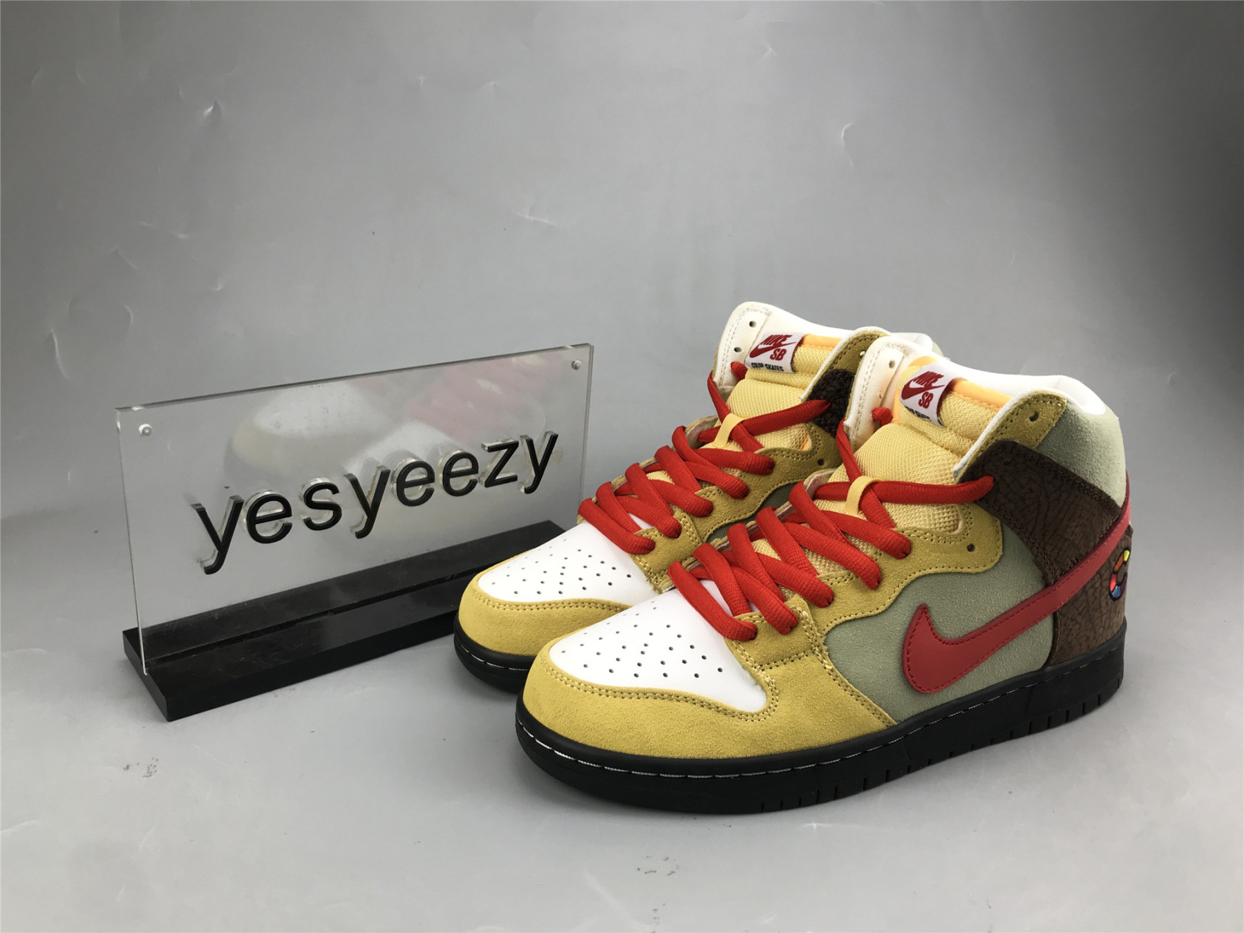 UA NIKE COLOR SKATES X DUNK HIGH SB