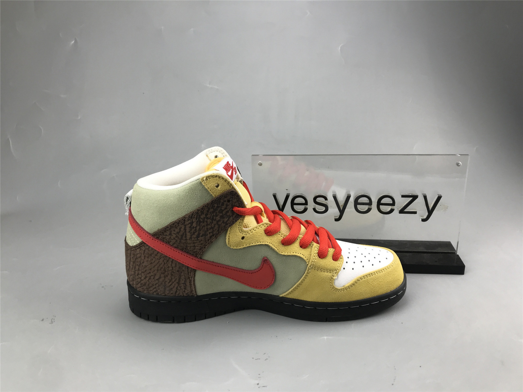 UA NIKE COLOR SKATES X DUNK HIGH SB