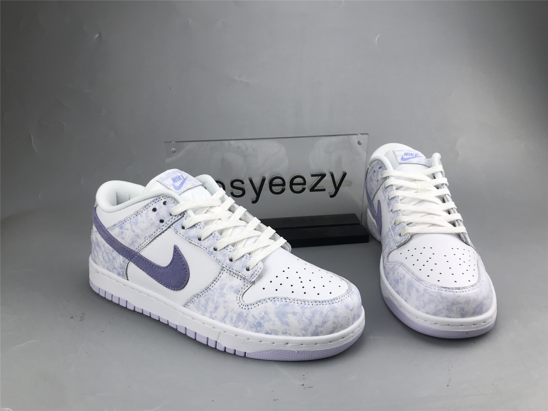 UA NIKE WMNS DUNK LOW OG