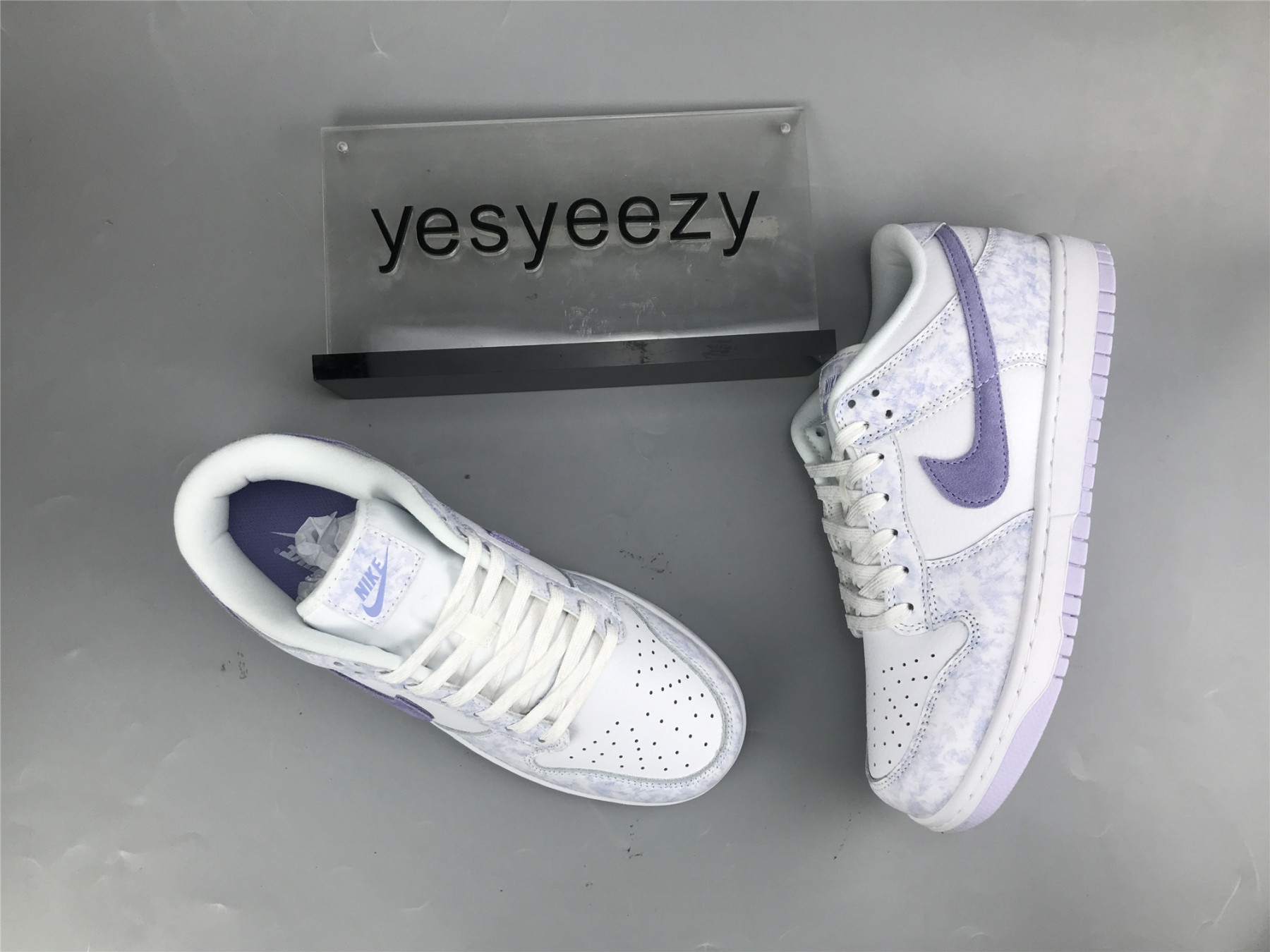 UA NIKE WMNS DUNK LOW OG
