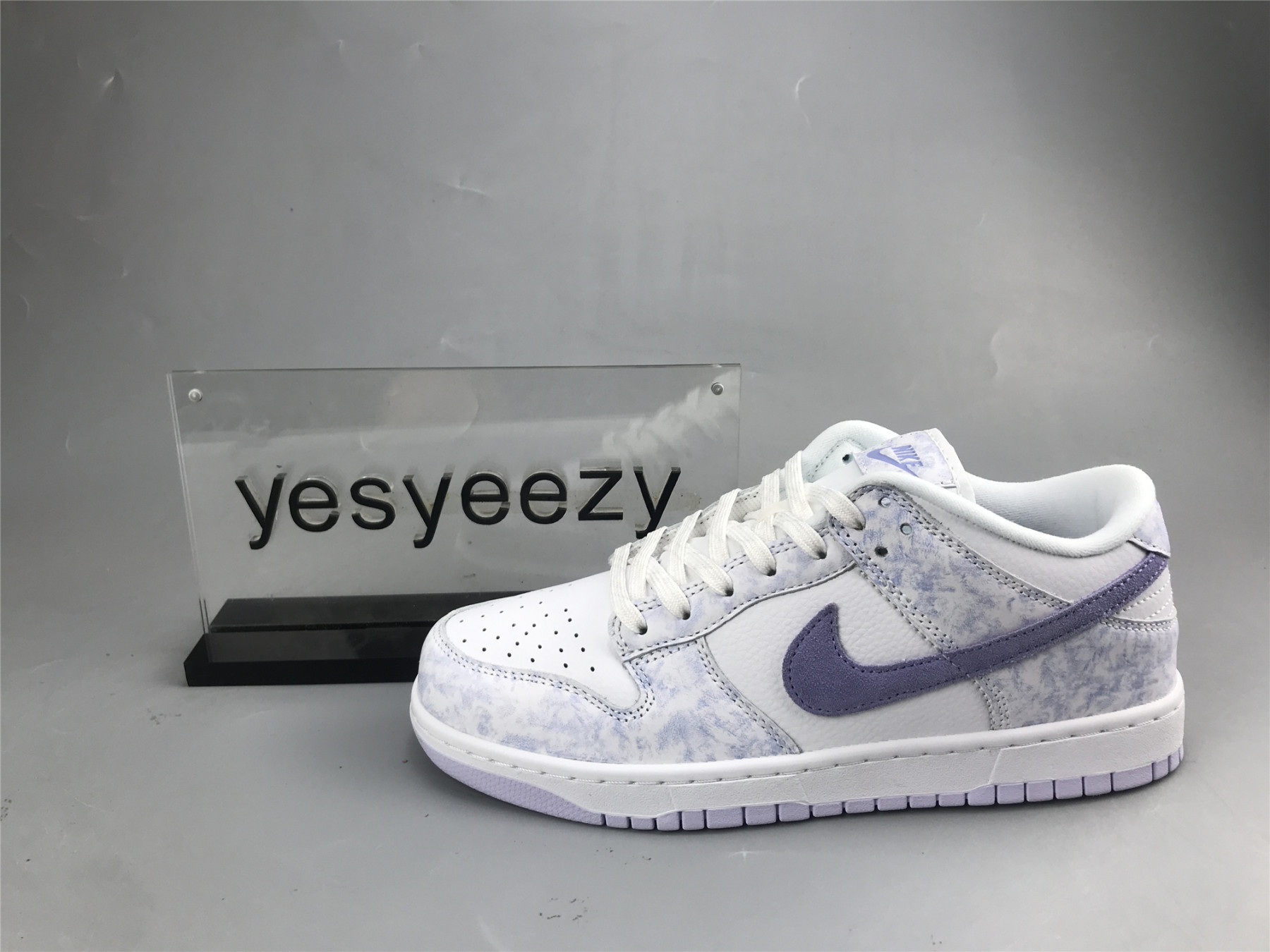 UA NIKE WMNS DUNK LOW OG