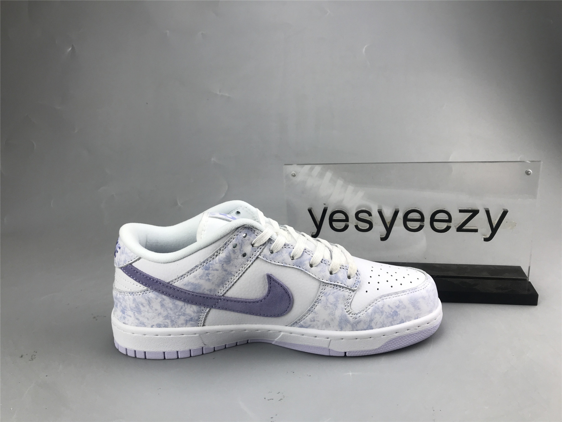 UA NIKE WMNS DUNK LOW OG