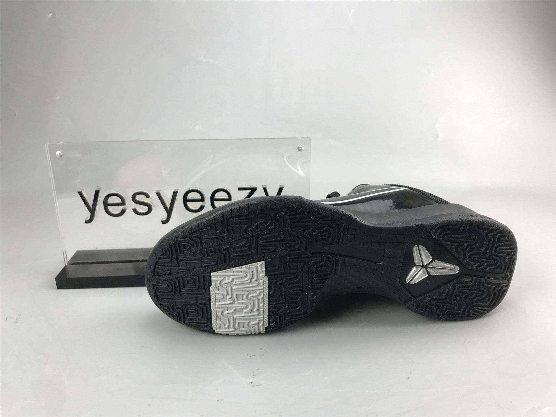 UA NIKE ZOOM KOBE 5 