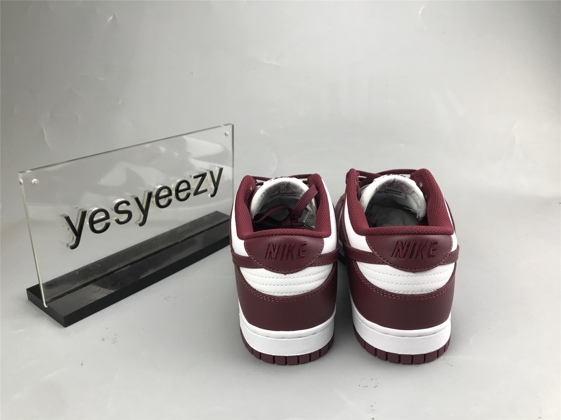 UA NIKE WMNS DUNK LOW