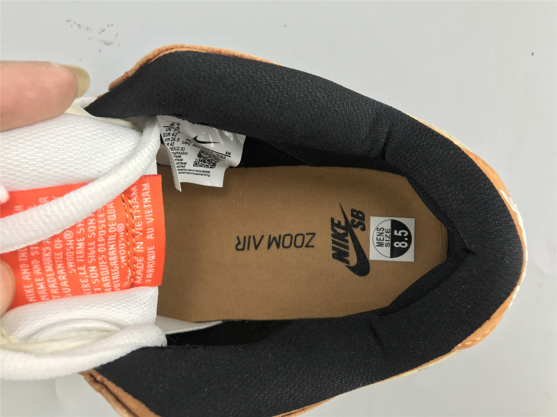 UA NIKE DUNK LOW PRO ISO SB