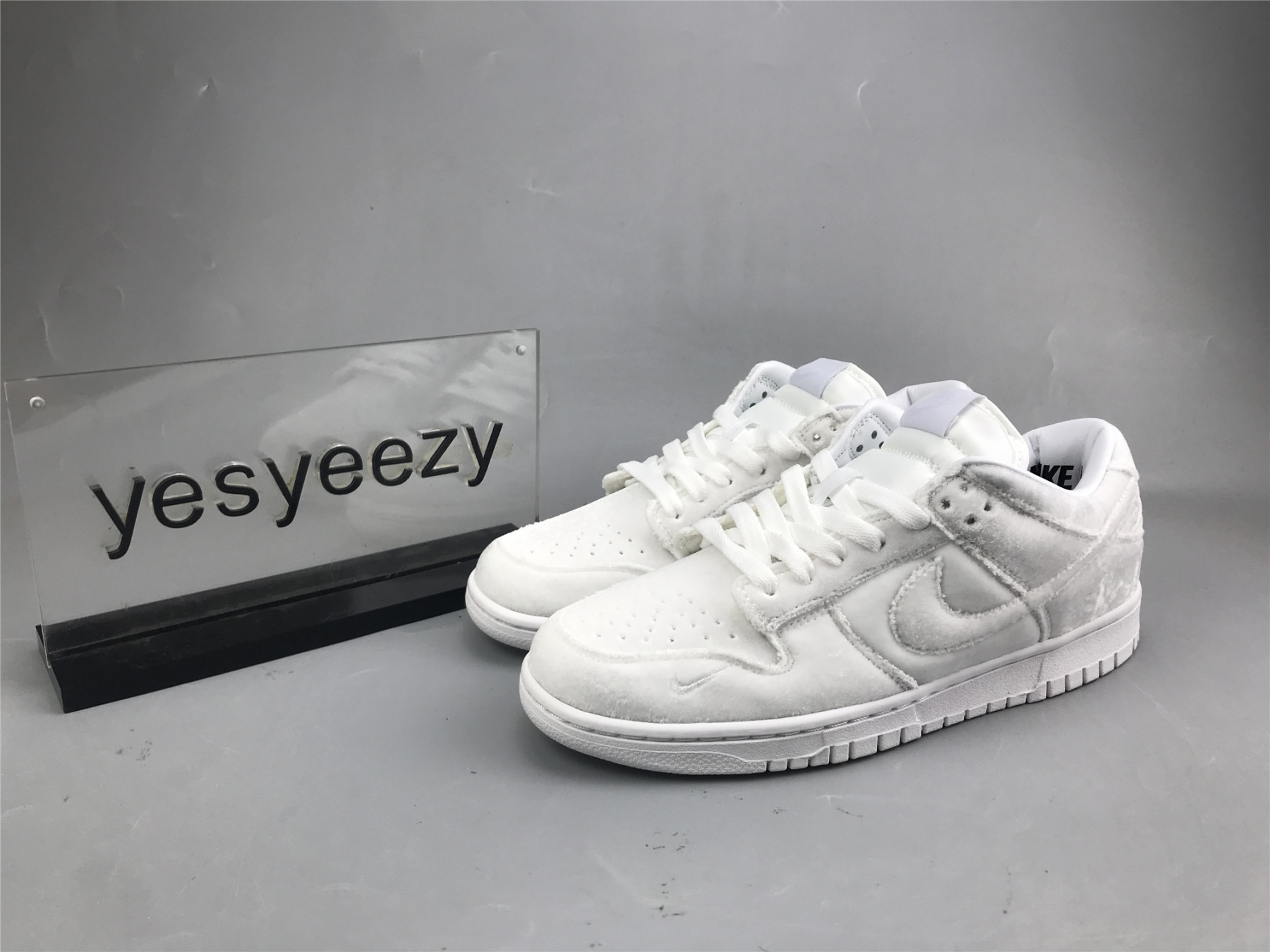 UA DOVER STREET MARKET X DUNK LOW