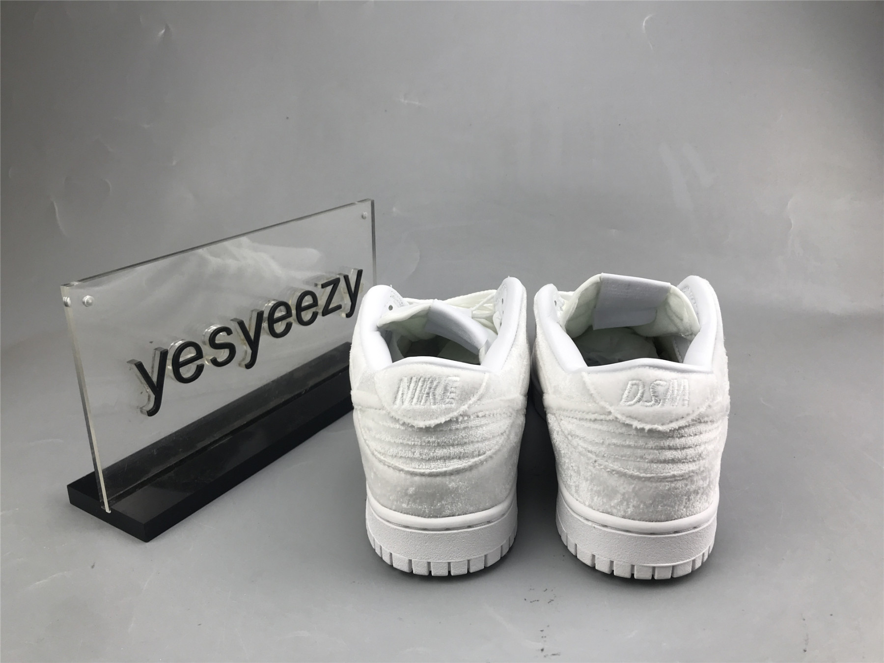 UA DOVER STREET MARKET X DUNK LOW