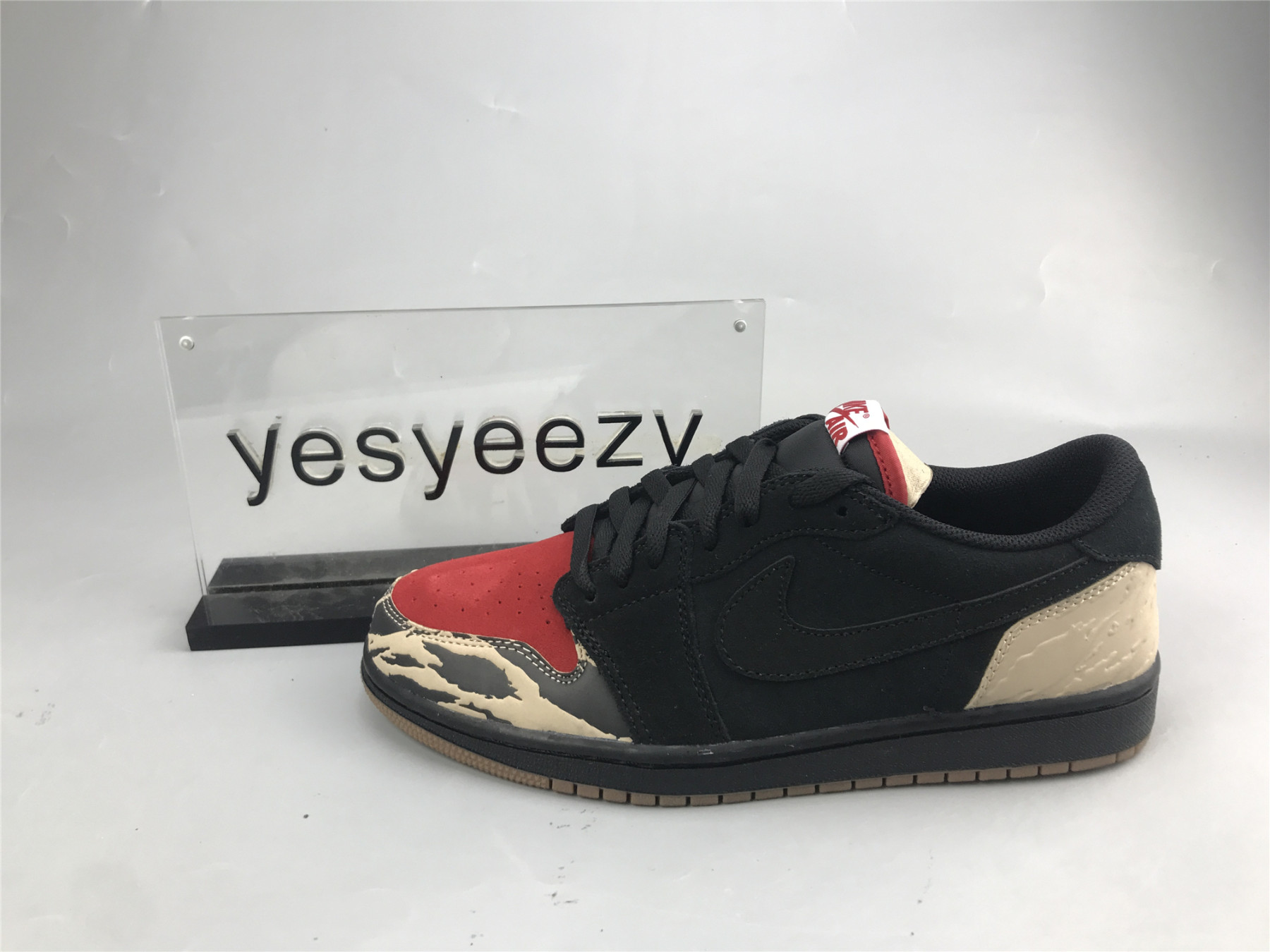 UA SOLEFLY X AIR JORDAN 1 LOW â€œCARNIVORE"