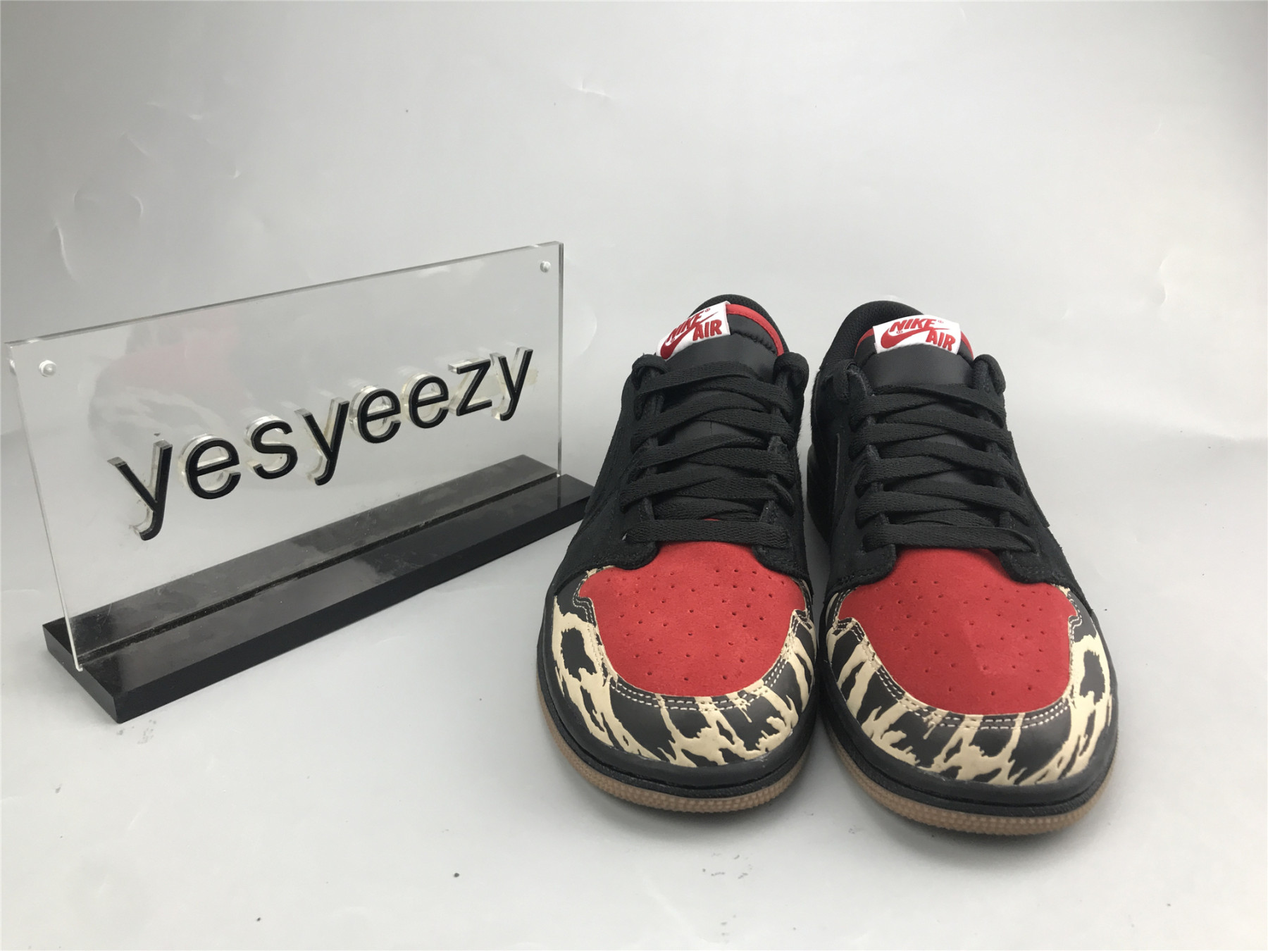 UA SOLEFLY X AIR JORDAN 1 LOW â€œCARNIVORE"