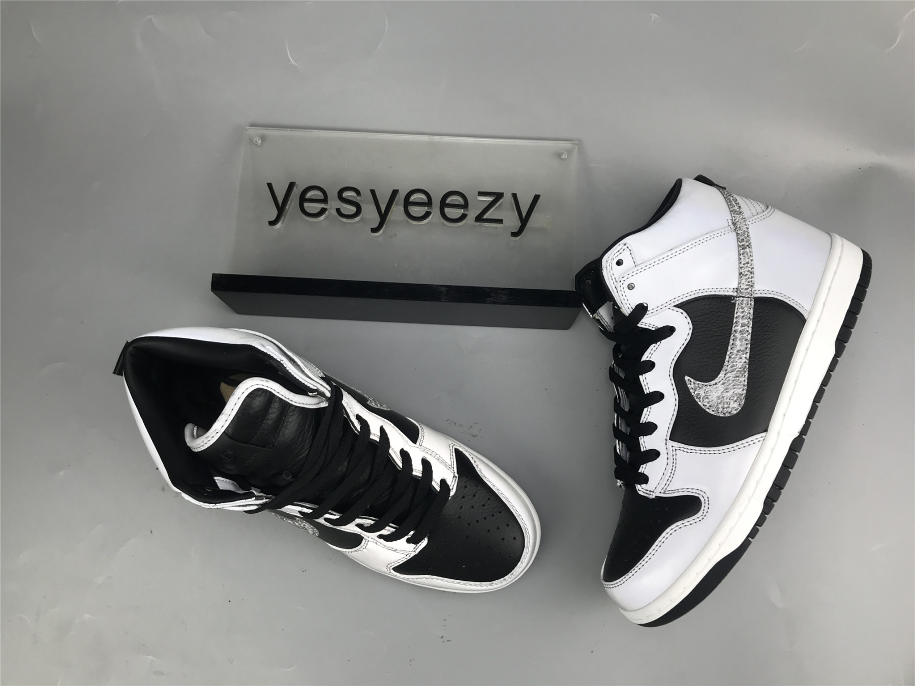 UA NIKE DUNK PRM HI SP