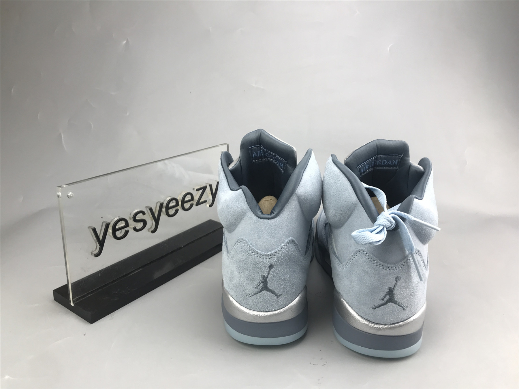 UA WMNS AIR JORDAN 5 RETRO