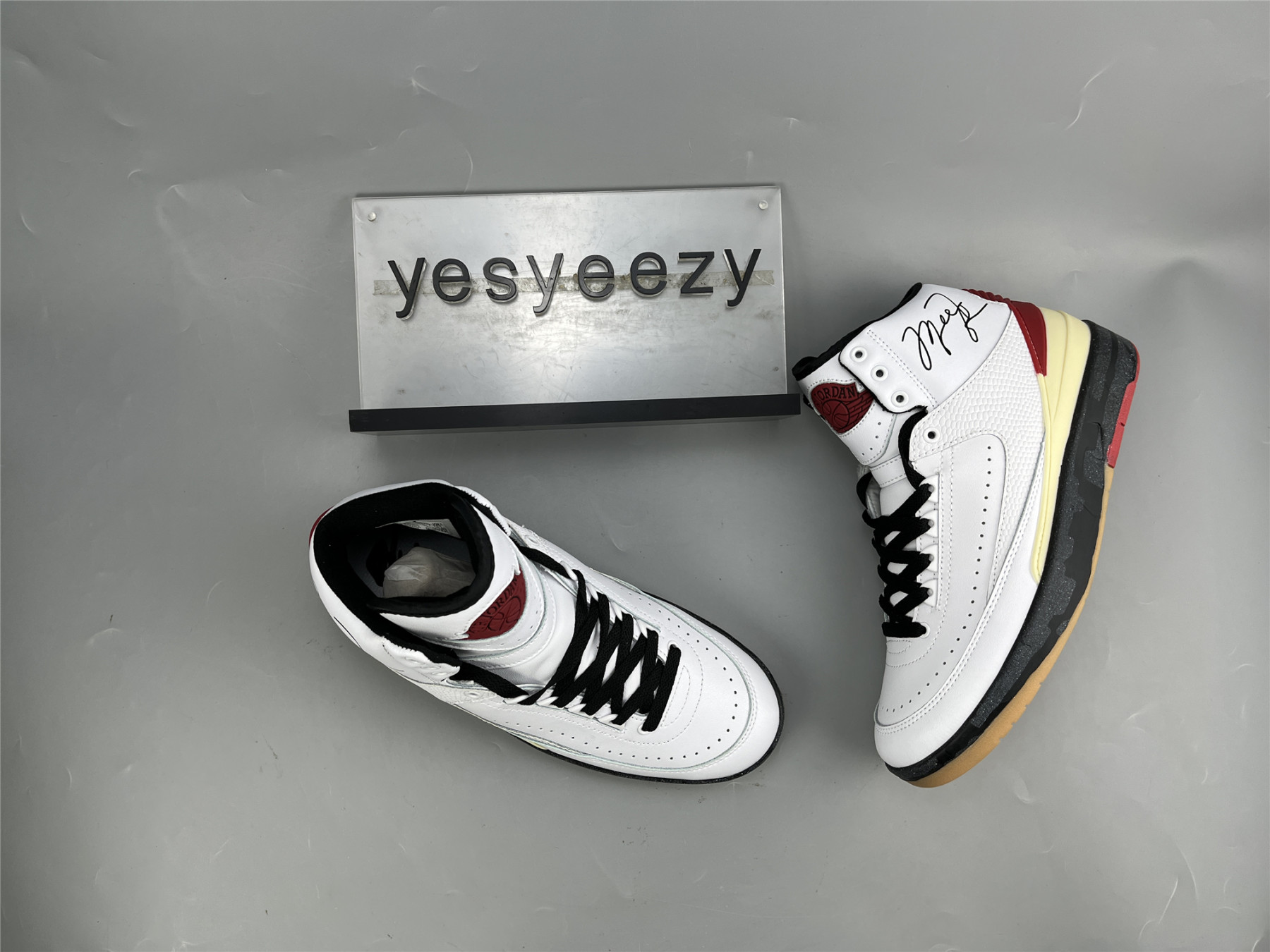 UA OFF WHITE X AIR JORDAN 2 LOW SP RED WHITE