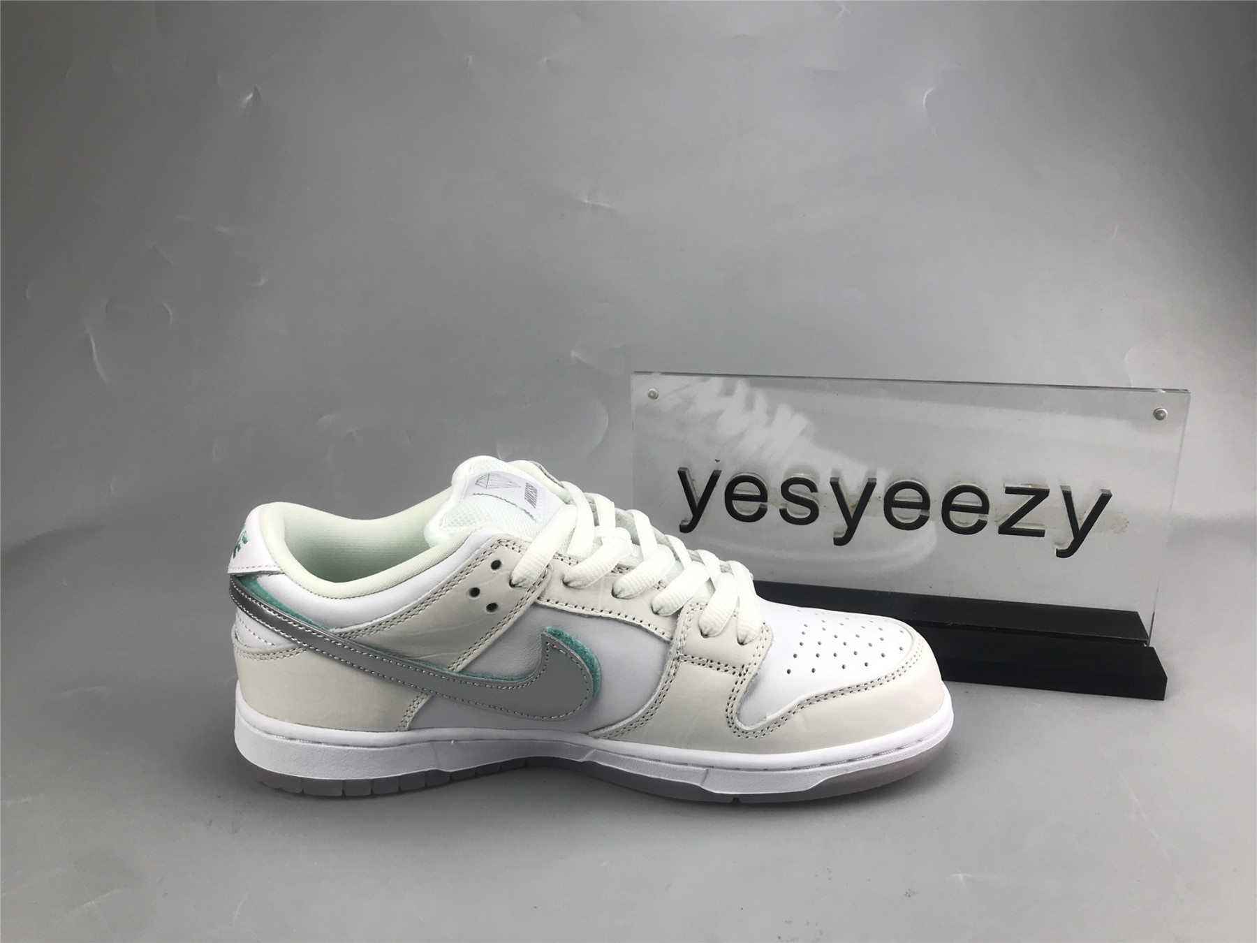 UA NIKE D1am0nd S*pPLY CO. X DUNK LOW PRO SB