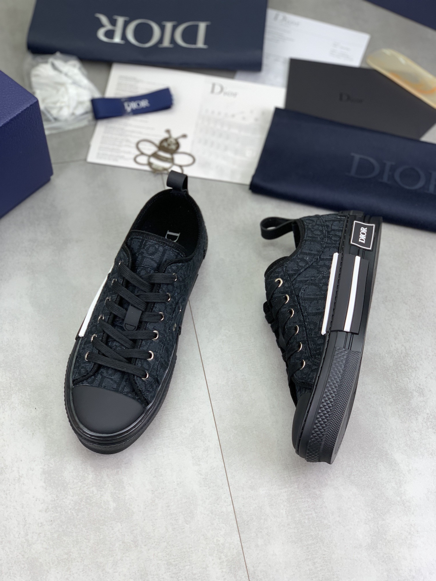 UA D10r B23 League Low-Top Sneaker