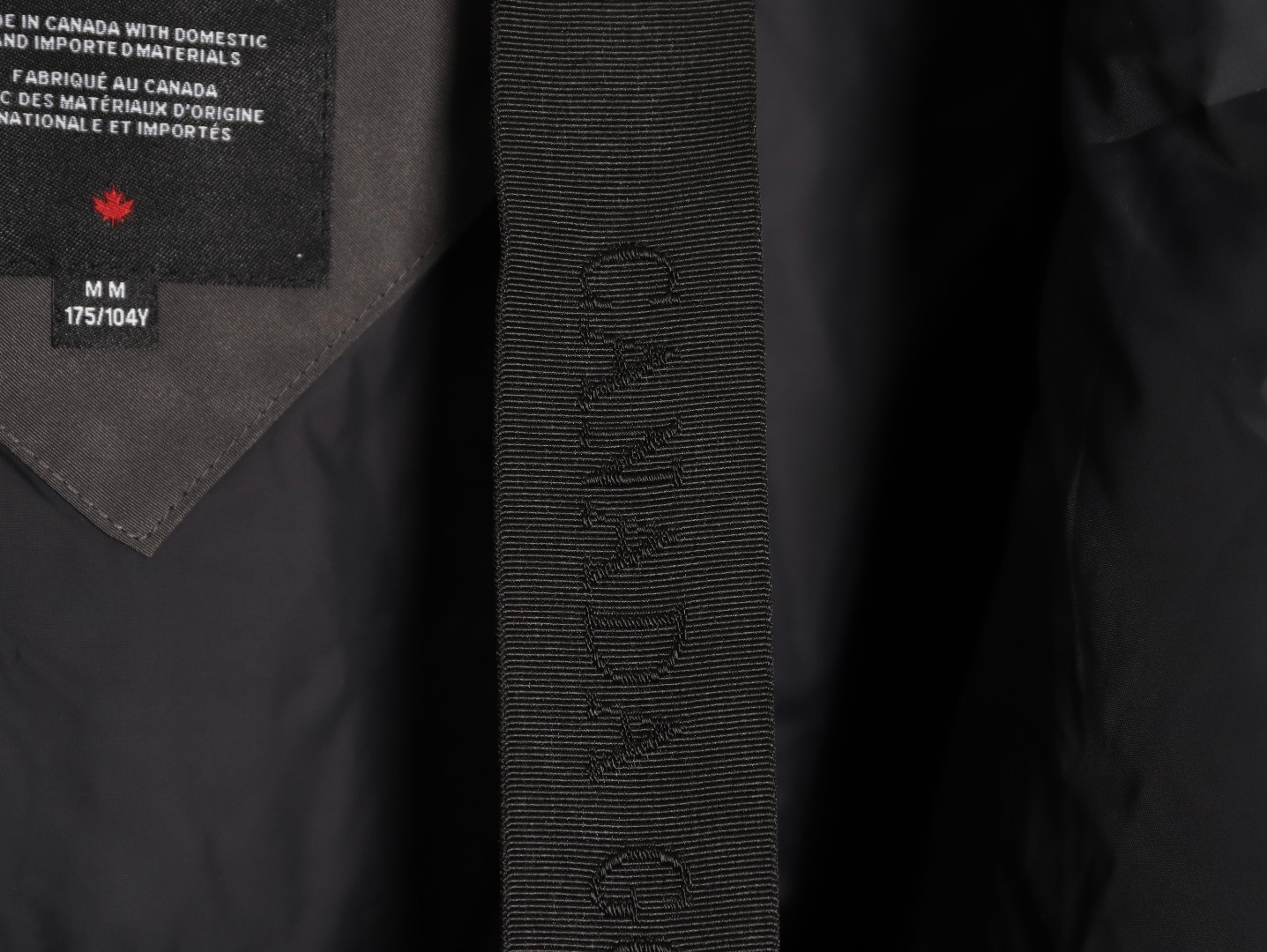 Can*a G00se Short Puffer jacket