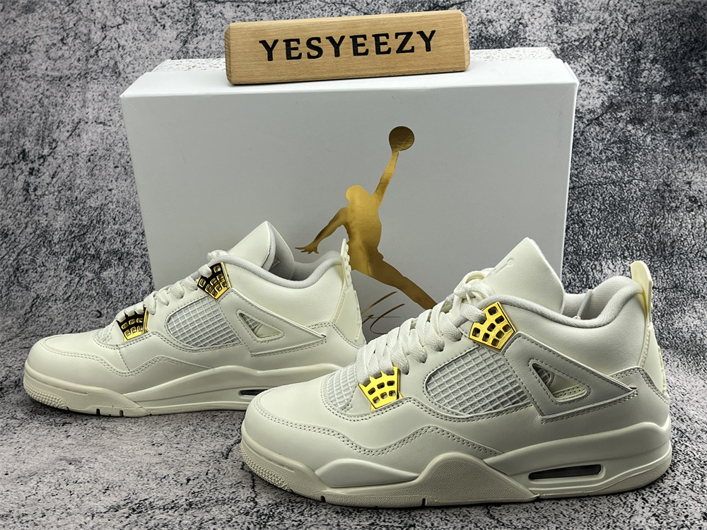 UA WMNS AIR JORDAN 4 RETRO 