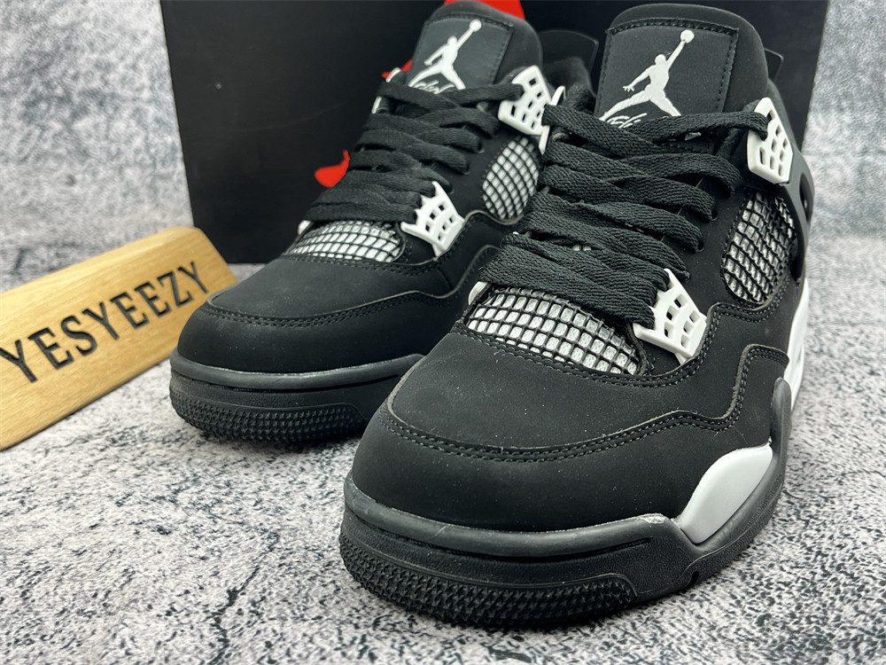 UA WMNS AIR JORDAN 4 RETRO BLACK