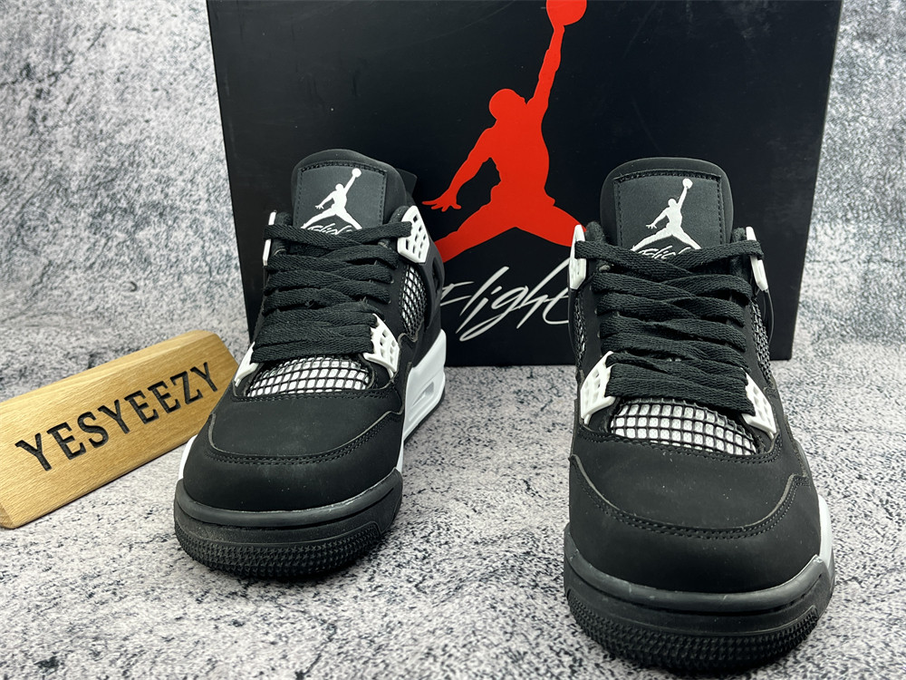 UA WMNS AIR JORDAN 4 RETRO BLACK