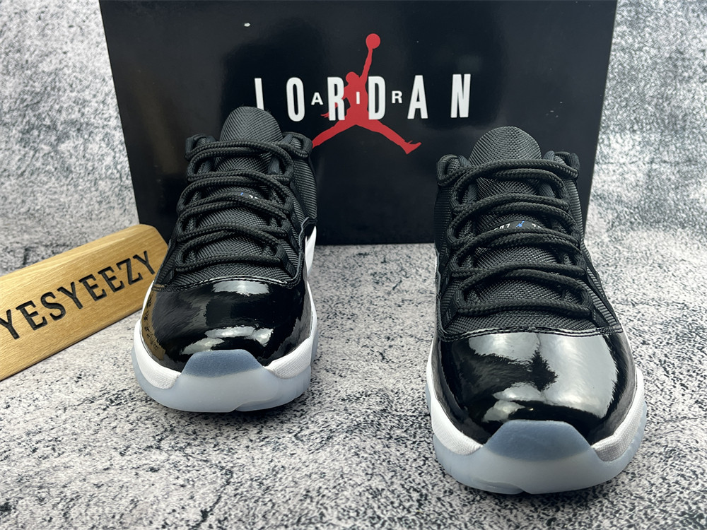 UA AIR JORDAN 11 RETRO LOW 