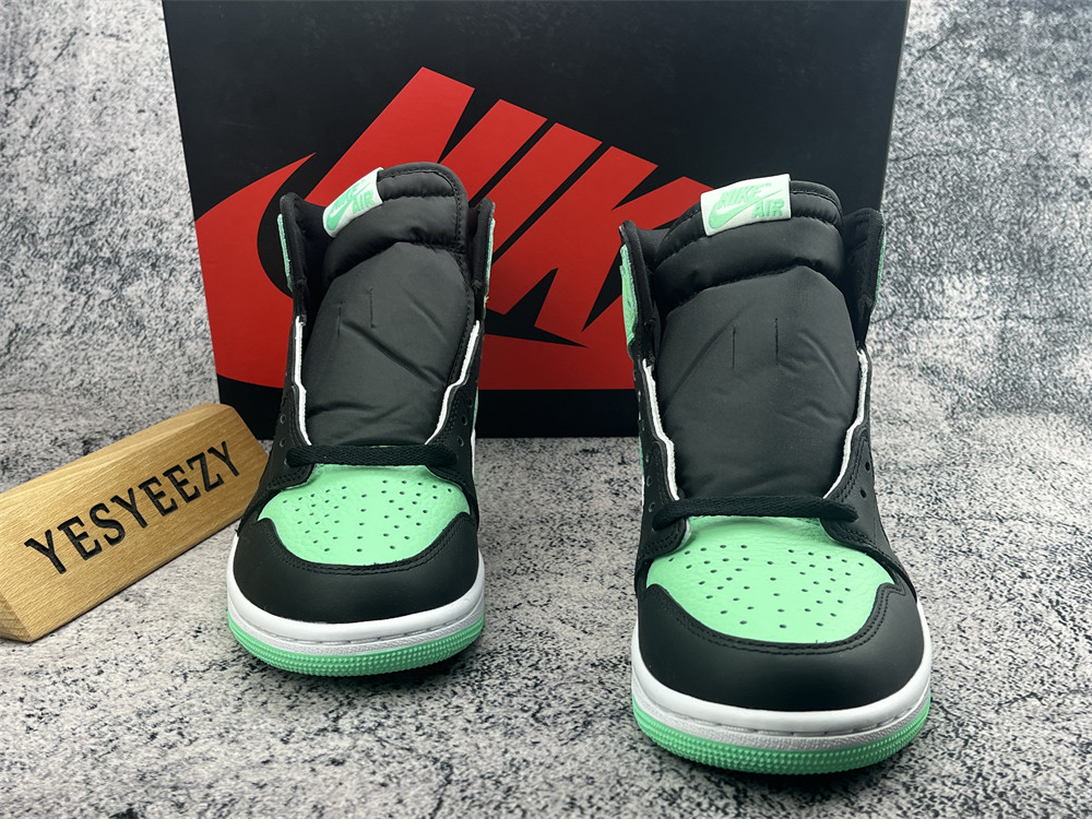 UA AIR JORDAN 1 RETRO HIGH OG 