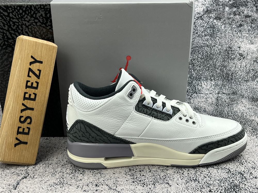 UA AIR JORDAN 3 RETRO