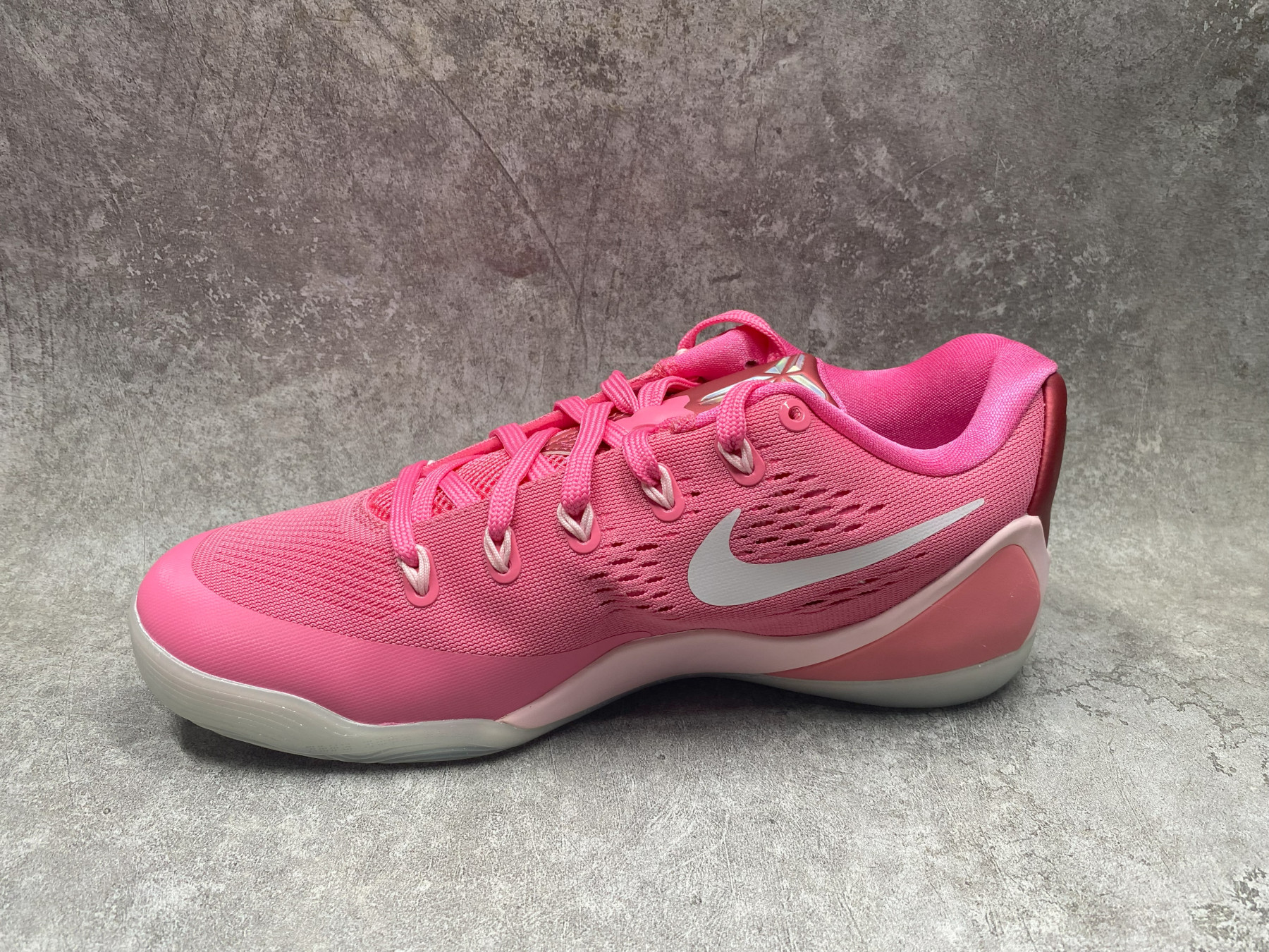 UA Nike Kobe 9 EM Low Protro