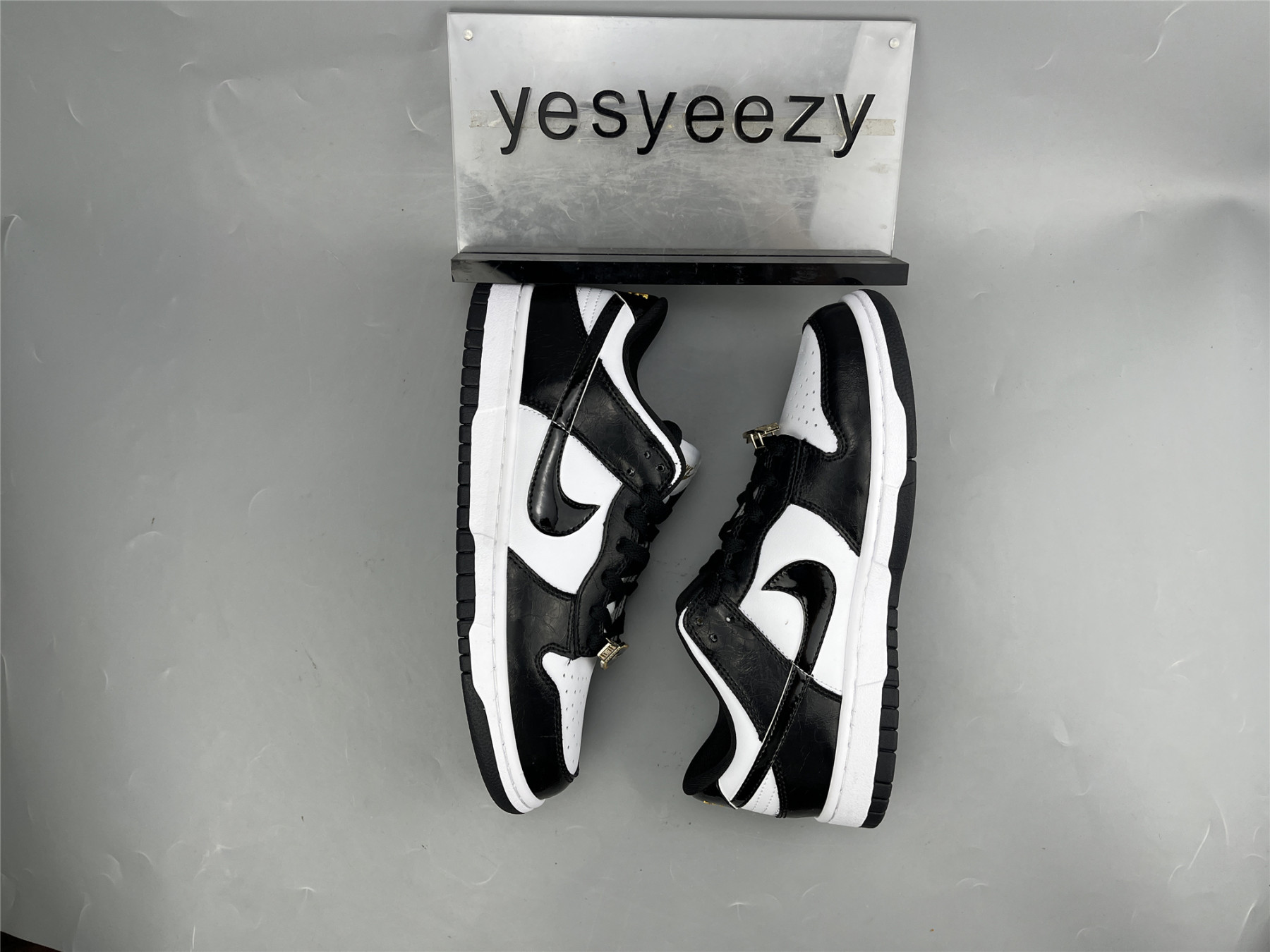 UA NIKE DUNK LOW
