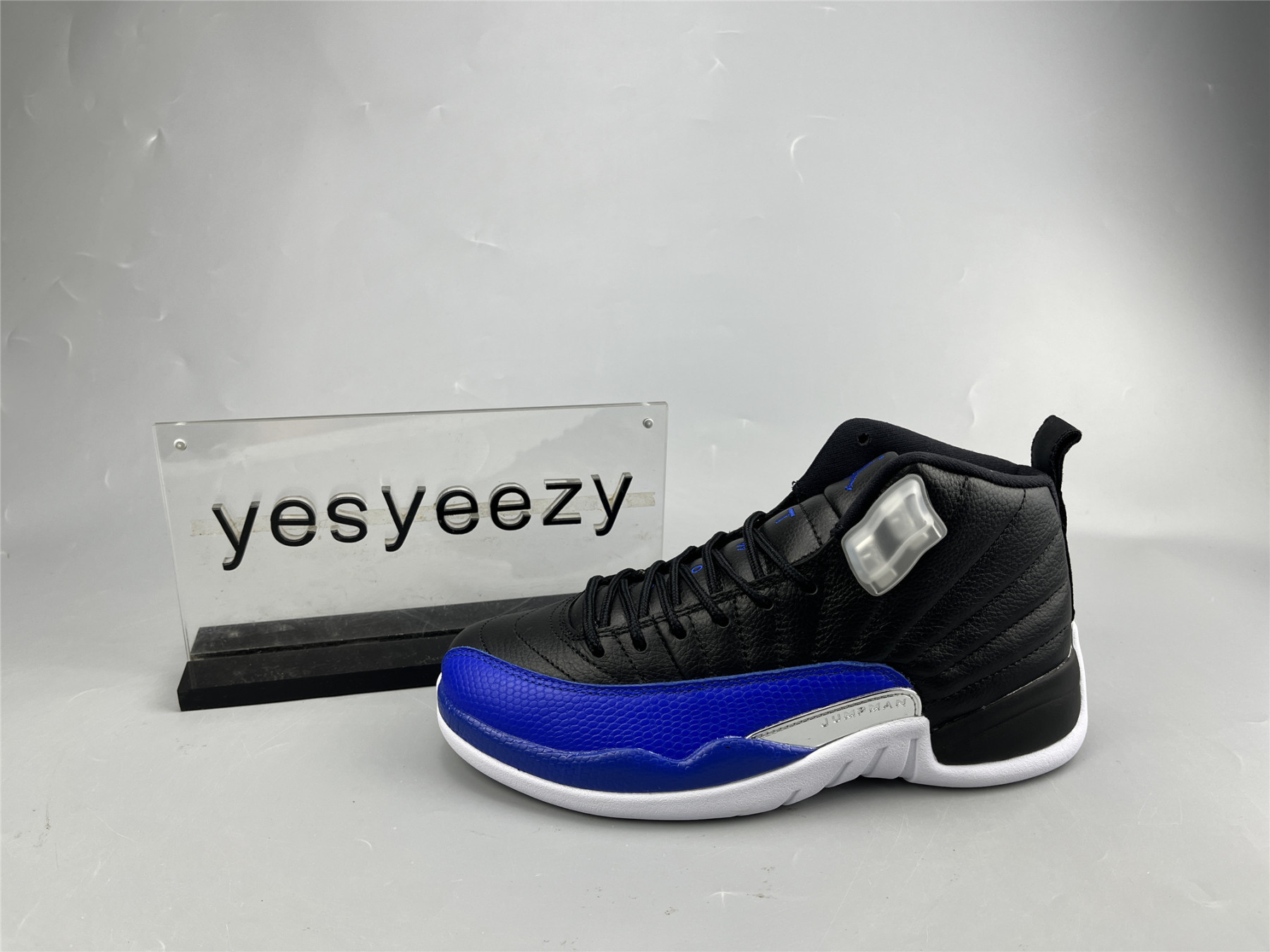 UA AIR JORDAN 12 “HYPER ROYALâ€