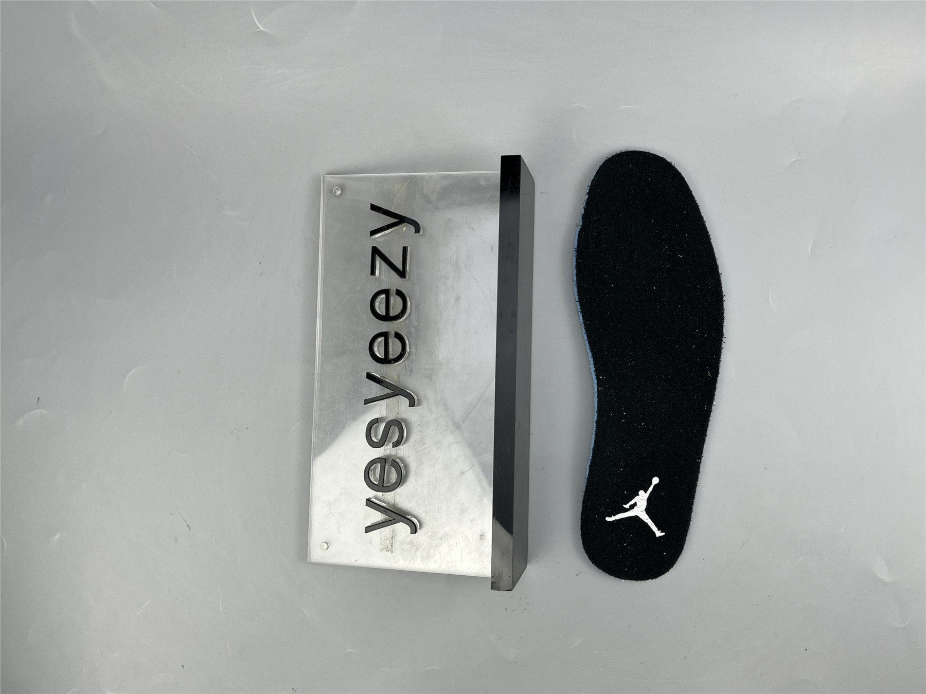 UA AIR JORDAN 12 “HYPER ROYALâ€